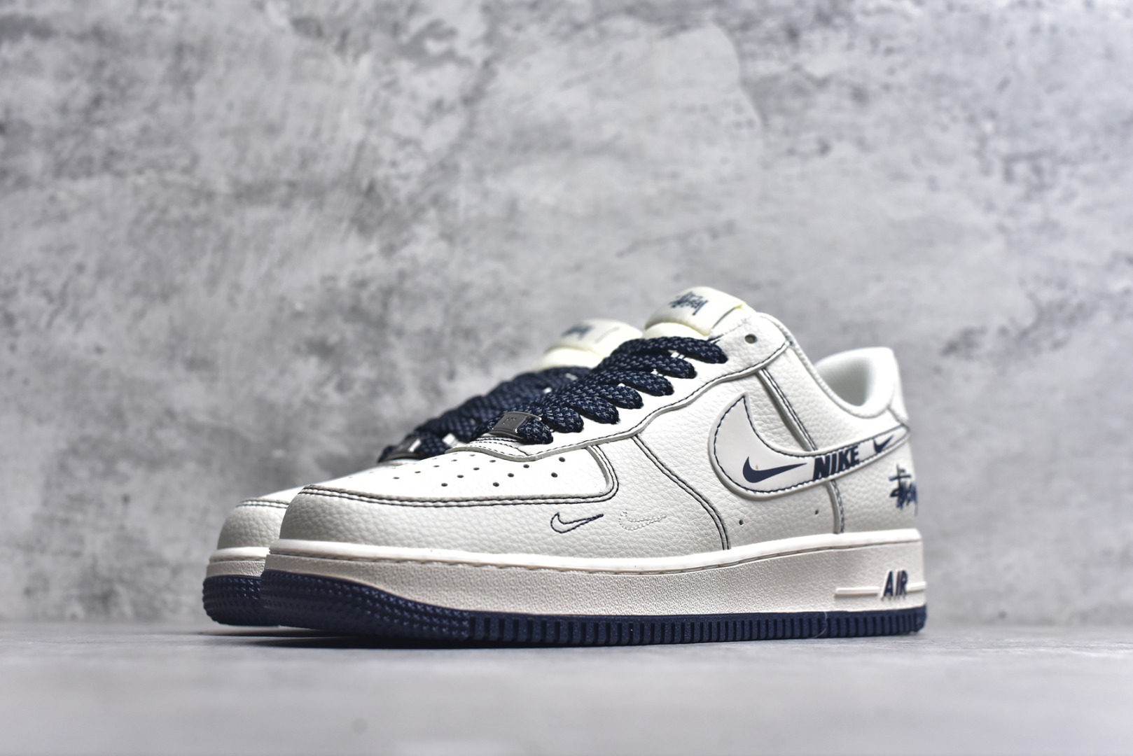 图片[2]-#Nk Air Force 1\’07 Low 斯图西联名 灰线耐克勾 空军一号低帮休闲板鞋 HH7518-063 #原楦头原纸板 原装鞋盒 定制五金配件 内置全掌气垫 原厂鞋底 尺码：36 36.5 37.5 38 38.5 39 40 40.5 41 42 42.5 43 44 44.5 45 9.D4-选品中心