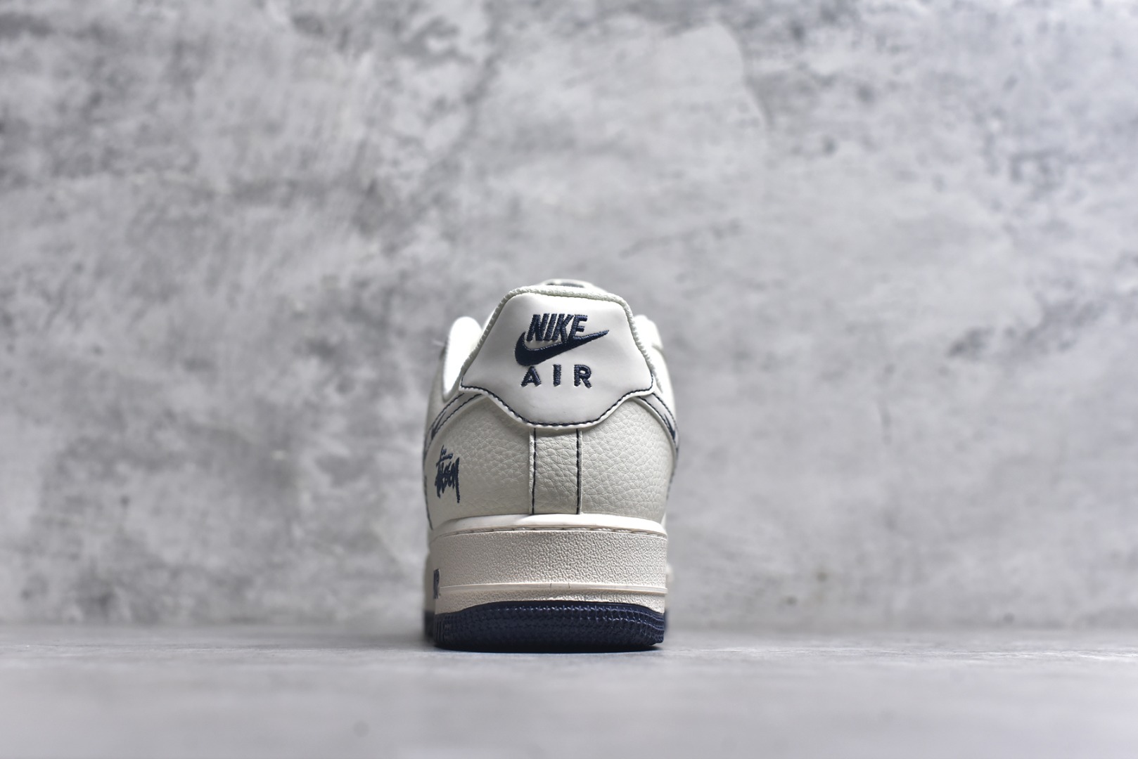 图片[5]-#Nk Air Force 1\’07 Low 斯图西联名 灰线耐克勾 空军一号低帮休闲板鞋 HH7518-063 #原楦头原纸板 原装鞋盒 定制五金配件 内置全掌气垫 原厂鞋底 尺码：36 36.5 37.5 38 38.5 39 40 40.5 41 42 42.5 43 44 44.5 45 9.D4-选品中心