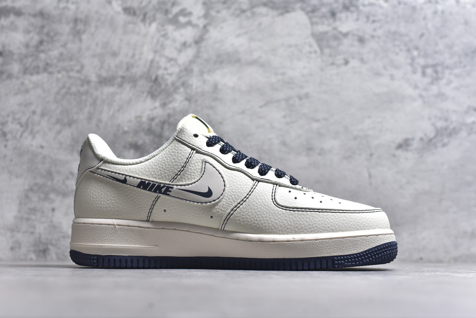 图片[3]-#Nk Air Force 1\’07 Low 斯图西联名 灰线耐克勾 空军一号低帮休闲板鞋 HH7518-063 #原楦头原纸板 原装鞋盒 定制五金配件 内置全掌气垫 原厂鞋底 尺码：36 36.5 37.5 38 38.5 39 40 40.5 41 42 42.5 43 44 44.5 45 9.D4-选品中心