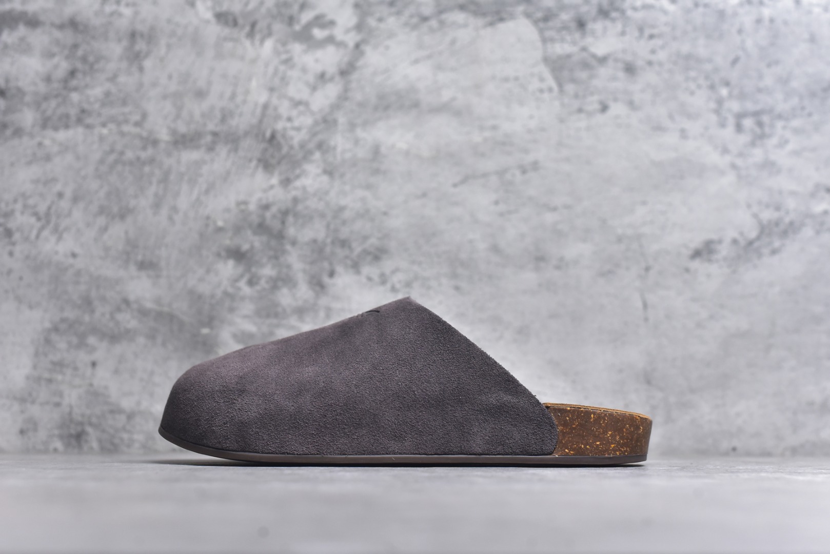 #adidas originals Adimule 阿迪勃肯 舒适百搭 防磨包头一脚蹬拖鞋 货号：JS0705 尺码：35.5-45半码-选品中心