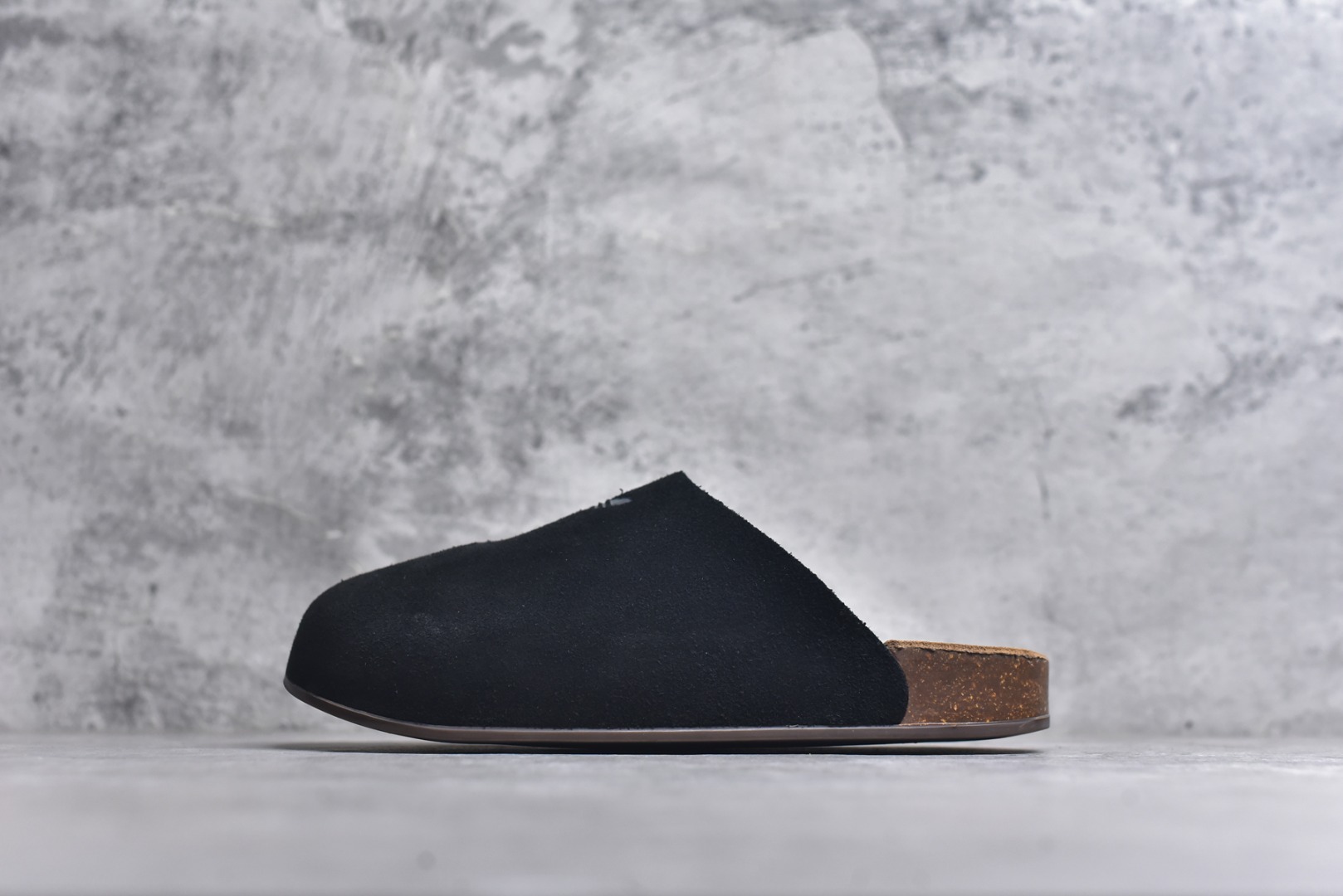 #adidas originals Adimule 阿迪勃肯 舒适百搭 防磨包头一脚蹬拖鞋 货号：JQ4367 尺码：35.5-45半码-选品中心