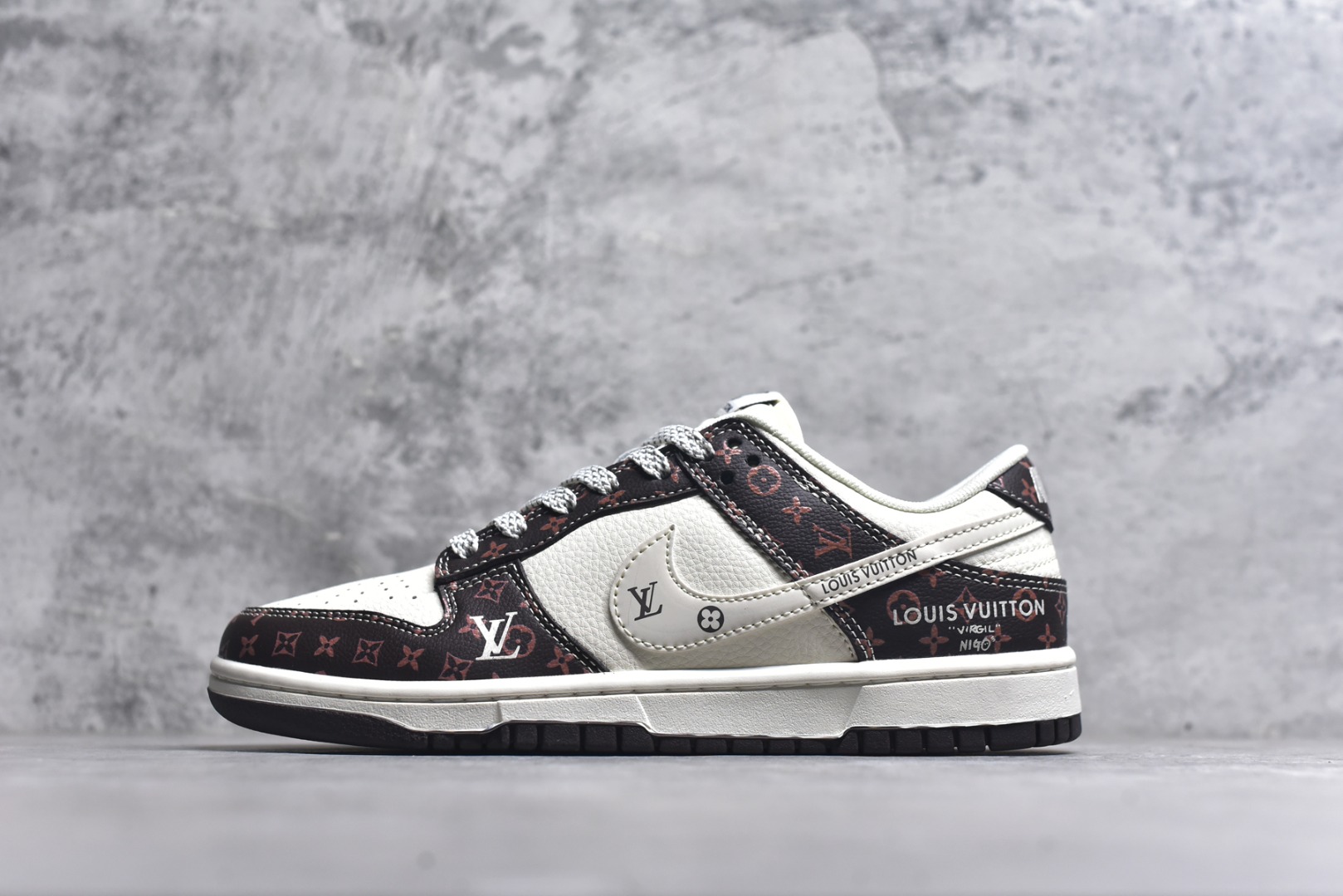 #Nike SB Dunk Low LV联名 白棕经典 周年高端定制 低帮休闲板鞋 CX5050-Y05 #定制鞋盒 大厂纯原品质出货 超高清洁度 皮料切割干净无任何毛边 细节完美 尺码：36 36.5 37.5 38 38.5 39 40 40.5 41 42 42.5 43 44 44.5 45 9.E5-选品中心