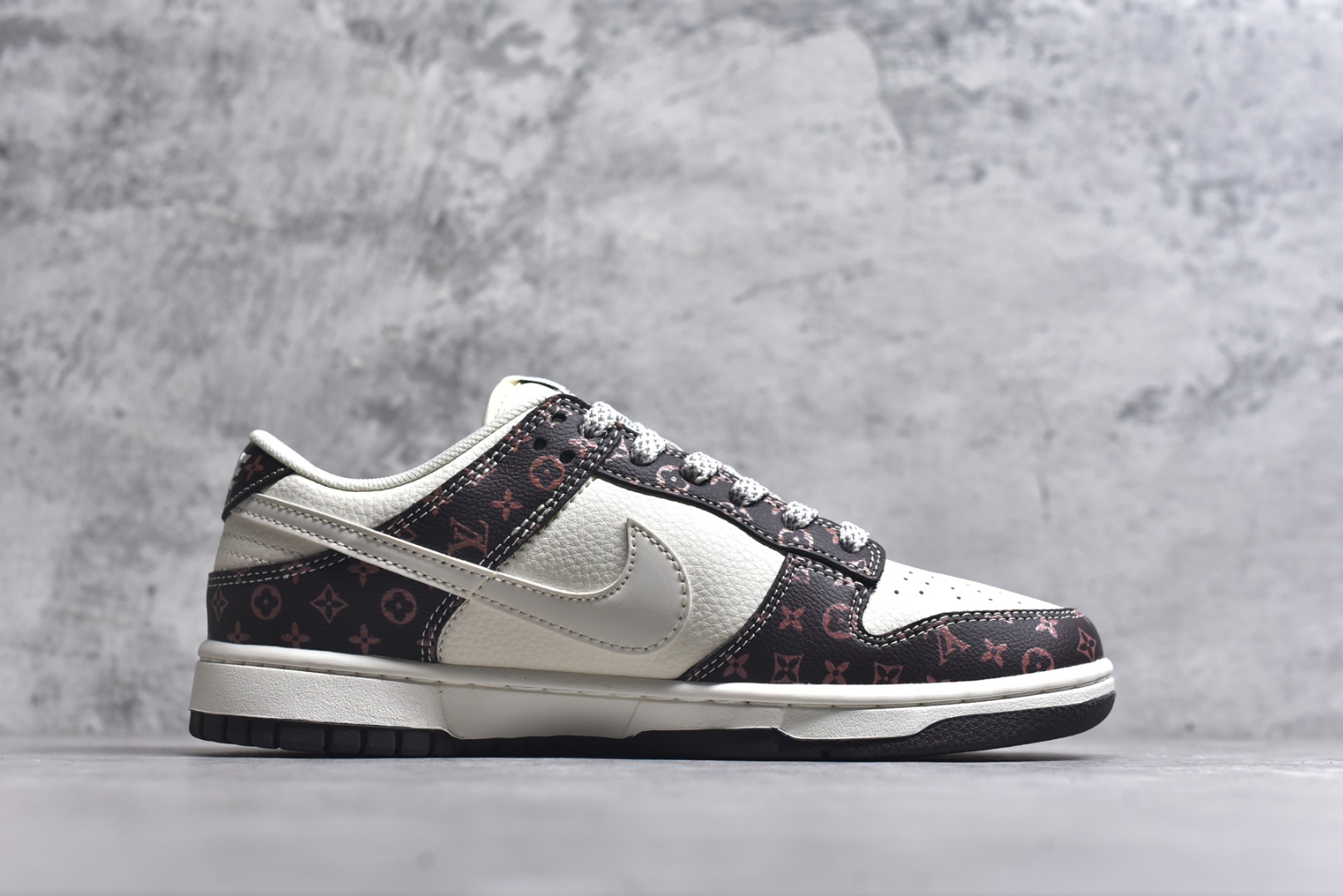 图片[3]-#Nike SB Dunk Low LV联名 白棕经典 周年高端定制 低帮休闲板鞋 CX5050-Y05 #定制鞋盒 大厂纯原品质出货 超高清洁度 皮料切割干净无任何毛边 细节完美 尺码：36 36.5 37.5 38 38.5 39 40 40.5 41 42 42.5 43 44 44.5 45 9.E5-选品中心