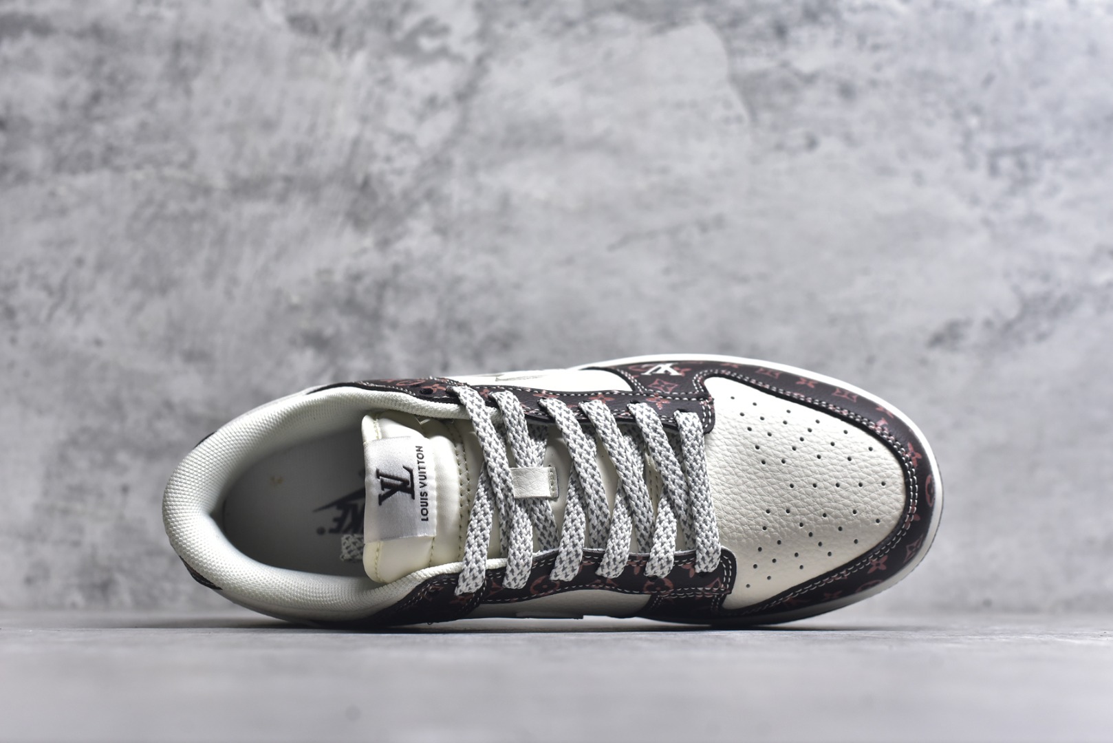 图片[4]-#Nike SB Dunk Low LV联名 白棕经典 周年高端定制 低帮休闲板鞋 CX5050-Y05 #定制鞋盒 大厂纯原品质出货 超高清洁度 皮料切割干净无任何毛边 细节完美 尺码：36 36.5 37.5 38 38.5 39 40 40.5 41 42 42.5 43 44 44.5 45 9.E5-选品中心