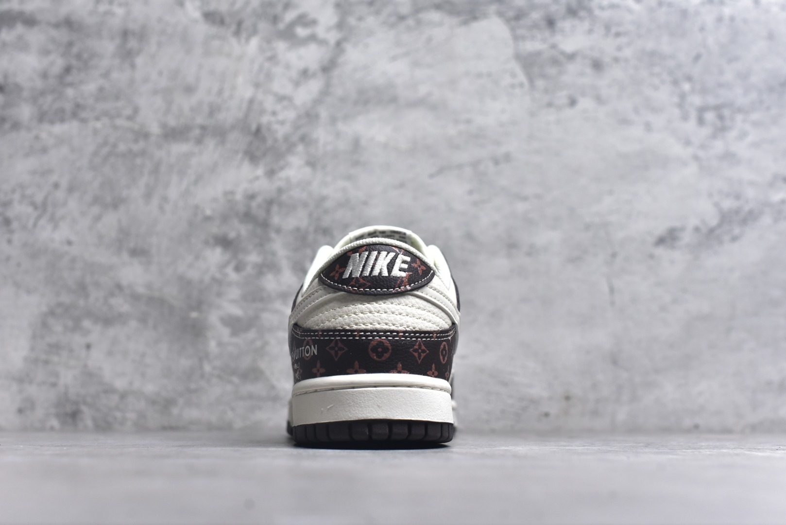 图片[5]-#Nike SB Dunk Low LV联名 白棕经典 周年高端定制 低帮休闲板鞋 CX5050-Y05 #定制鞋盒 大厂纯原品质出货 超高清洁度 皮料切割干净无任何毛边 细节完美 尺码：36 36.5 37.5 38 38.5 39 40 40.5 41 42 42.5 43 44 44.5 45 9.E5-选品中心