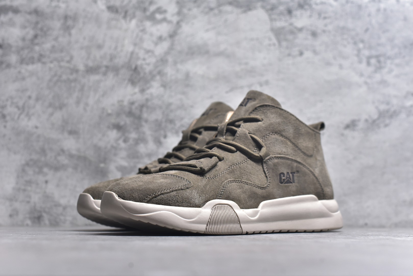 图片[2]-#25秋冬款CAT/卡特 硬汉推土机品牌经典百搭户外中帮休闲马丁靴系列 广东大厂品质 官网常年主打款 时尚潮流搭配 面料釆用意大利进口头层麂牛皮 全鞋牛皮材料 大底到五金都是代工厂原材料制作 好货不杀猪 首单质量严格把控 全套官网统一包装 今年冬季防寒户外专用 日常随意搭配 型男必备 尺码：39 40 41 42 43 44-选品中心