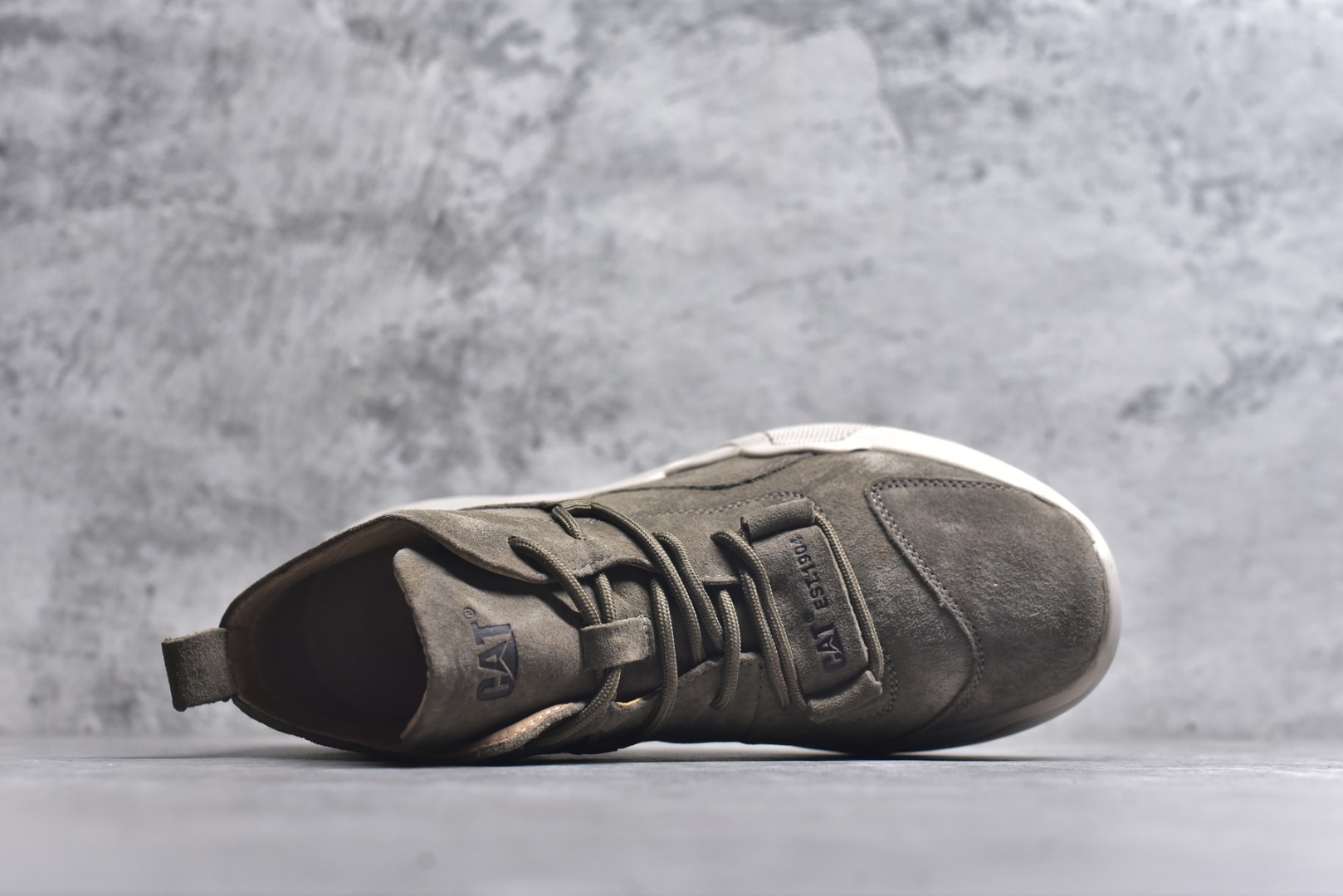 图片[4]-#25秋冬款CAT/卡特 硬汉推土机品牌经典百搭户外中帮休闲马丁靴系列 广东大厂品质 官网常年主打款 时尚潮流搭配 面料釆用意大利进口头层麂牛皮 全鞋牛皮材料 大底到五金都是代工厂原材料制作 好货不杀猪 首单质量严格把控 全套官网统一包装 今年冬季防寒户外专用 日常随意搭配 型男必备 尺码：39 40 41 42 43 44-选品中心