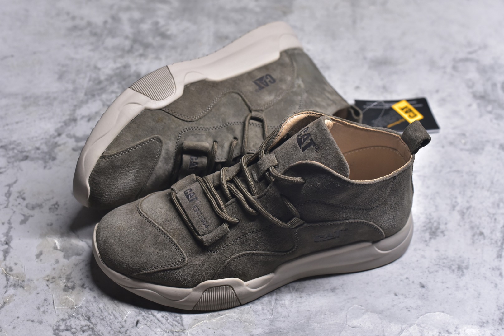 图片[7]-#25秋冬款CAT/卡特 硬汉推土机品牌经典百搭户外中帮休闲马丁靴系列 广东大厂品质 官网常年主打款 时尚潮流搭配 面料釆用意大利进口头层麂牛皮 全鞋牛皮材料 大底到五金都是代工厂原材料制作 好货不杀猪 首单质量严格把控 全套官网统一包装 今年冬季防寒户外专用 日常随意搭配 型男必备 尺码：39 40 41 42 43 44-选品中心