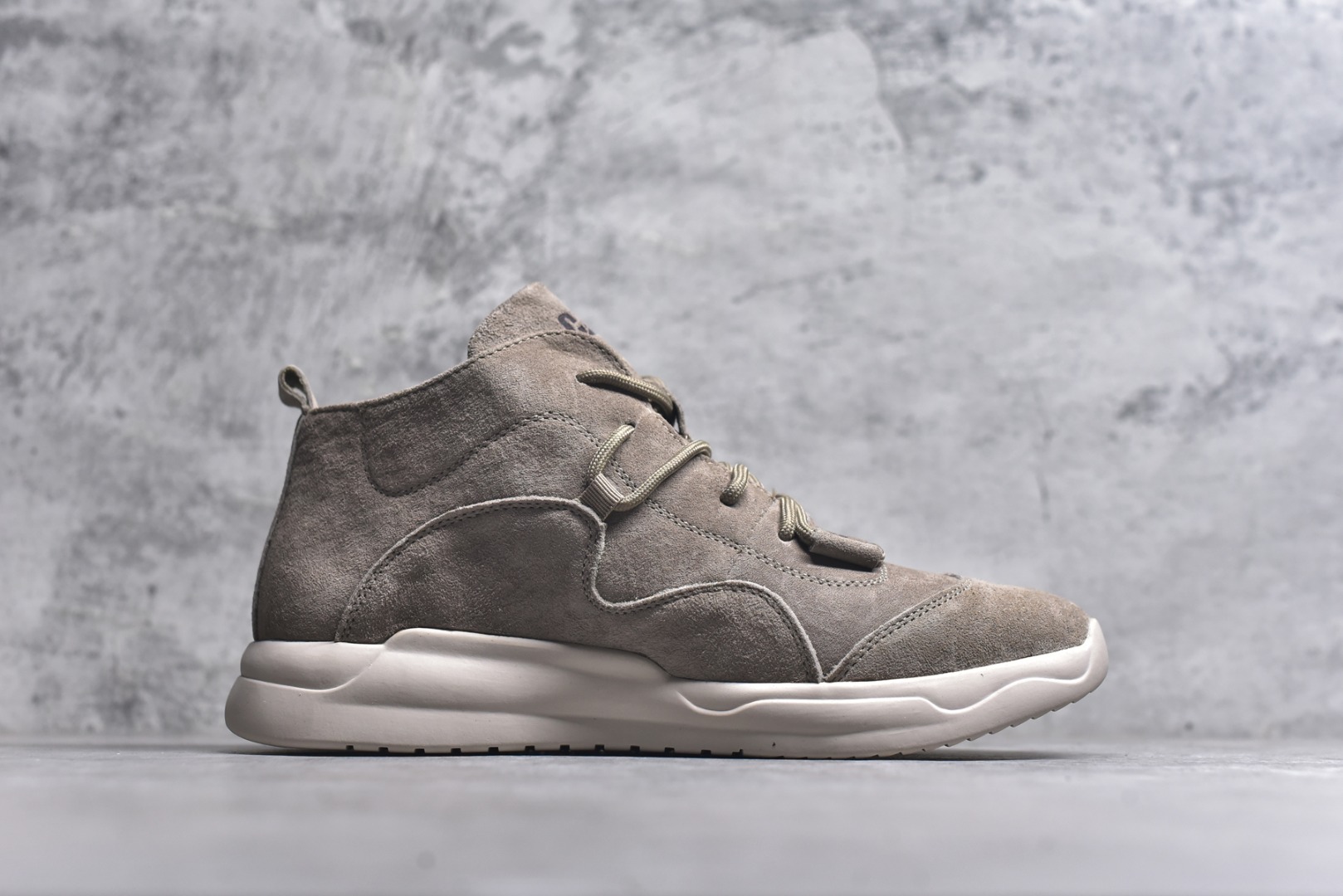 图片[3]-#25秋冬款CAT/卡特 硬汉推土机品牌经典百搭户外中帮休闲马丁靴系列 广东大厂品质 官网常年主打款 时尚潮流搭配 面料釆用意大利进口头层麂牛皮 全鞋牛皮材料 大底到五金都是代工厂原材料制作 好货不杀猪 首单质量严格把控 全套官网统一包装 今年冬季防寒户外专用 日常随意搭配 型男必备 尺码：39 40 41 42 43 44-选品中心