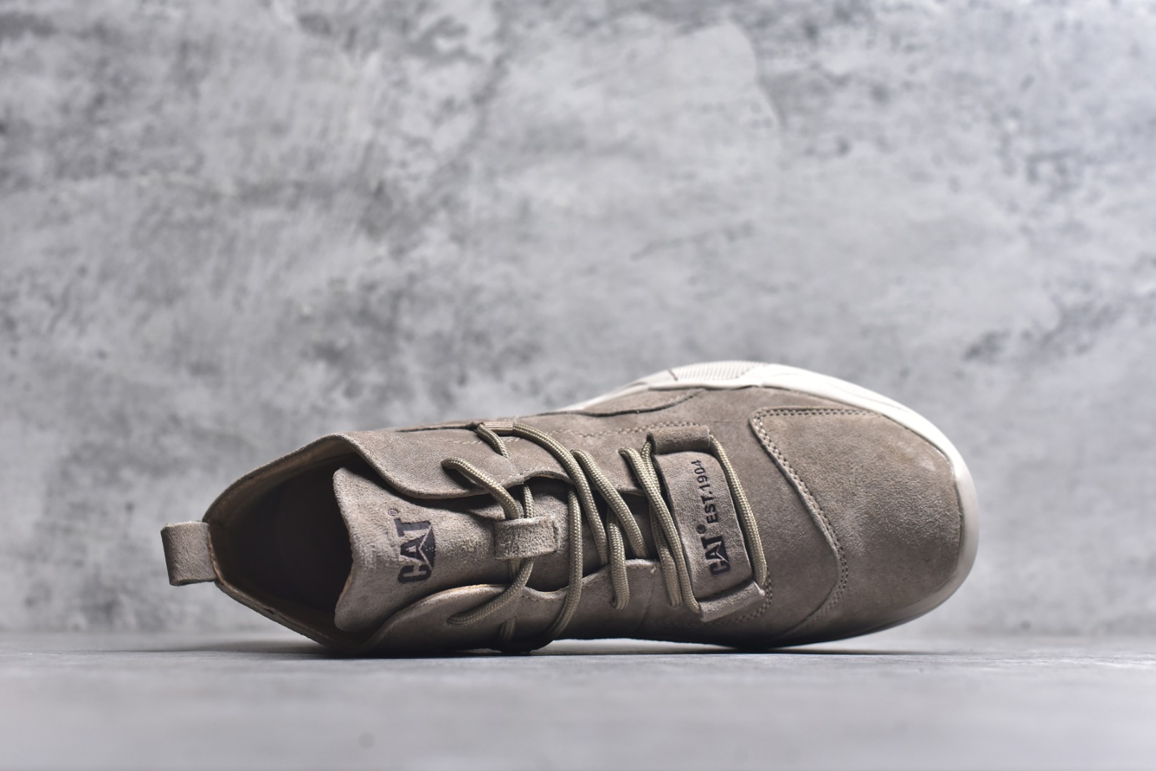 图片[4]-#25秋冬款CAT/卡特 硬汉推土机品牌经典百搭户外中帮休闲马丁靴系列 广东大厂品质 官网常年主打款 时尚潮流搭配 面料釆用意大利进口头层麂牛皮 全鞋牛皮材料 大底到五金都是代工厂原材料制作 好货不杀猪 首单质量严格把控 全套官网统一包装 今年冬季防寒户外专用 日常随意搭配 型男必备 尺码：39 40 41 42 43 44-选品中心