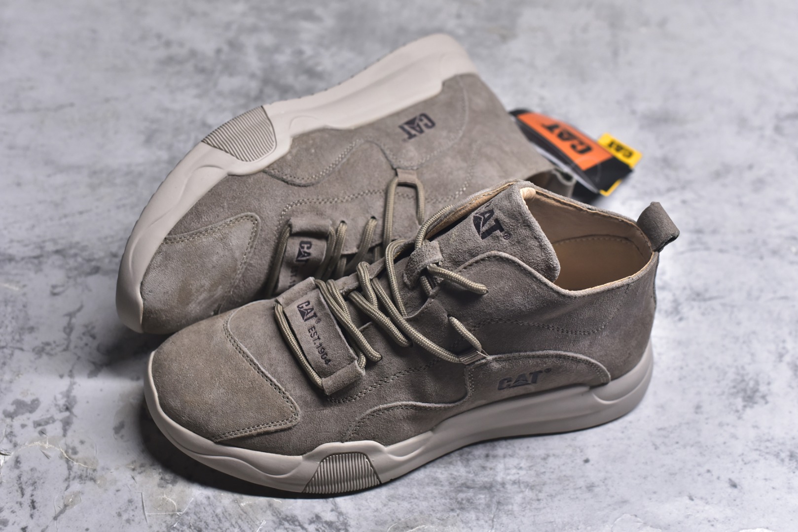 图片[7]-#25秋冬款CAT/卡特 硬汉推土机品牌经典百搭户外中帮休闲马丁靴系列 广东大厂品质 官网常年主打款 时尚潮流搭配 面料釆用意大利进口头层麂牛皮 全鞋牛皮材料 大底到五金都是代工厂原材料制作 好货不杀猪 首单质量严格把控 全套官网统一包装 今年冬季防寒户外专用 日常随意搭配 型男必备 尺码：39 40 41 42 43 44-选品中心