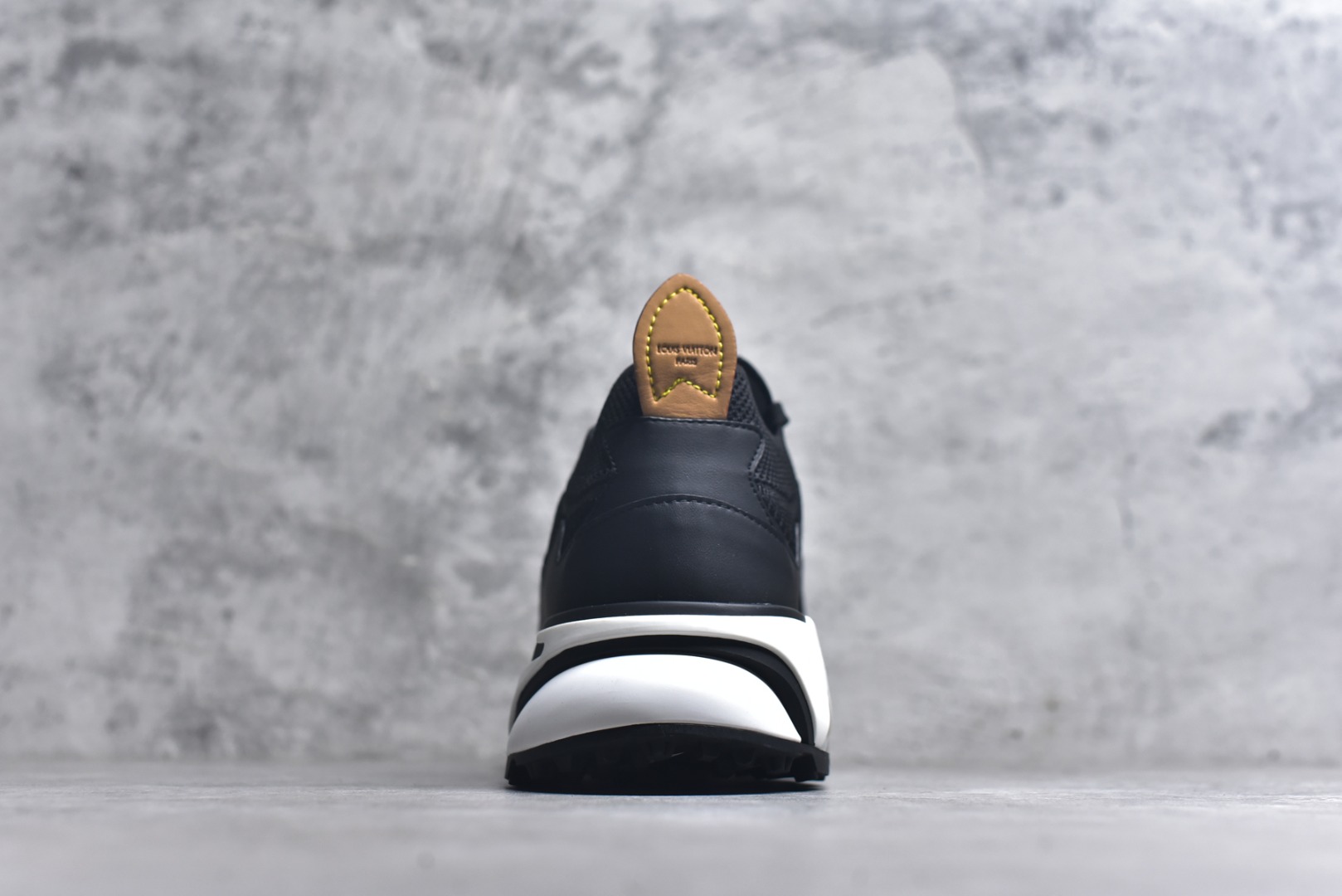 图片[5]-#Louis Vuitton LV Runner Tatic Sneaker 系列 厚底 休闲 运动鞋 跑鞋 原版购入开发 做货 本款 Runner Tatic 运动鞋融合飞织面料材质，演绎传统登山鞋的灵感启发。 字母抒写于一侧，标识，轻盈耐磨的橡胶外底完善整体配送精美包装 面料： 原版进口定制飞织面料 ■内里：原版定制透气网里 ■鞋底：原版开模防滑橡胶组合材质 ■底厚： 4CM 尺码：男款38-46-选品中心