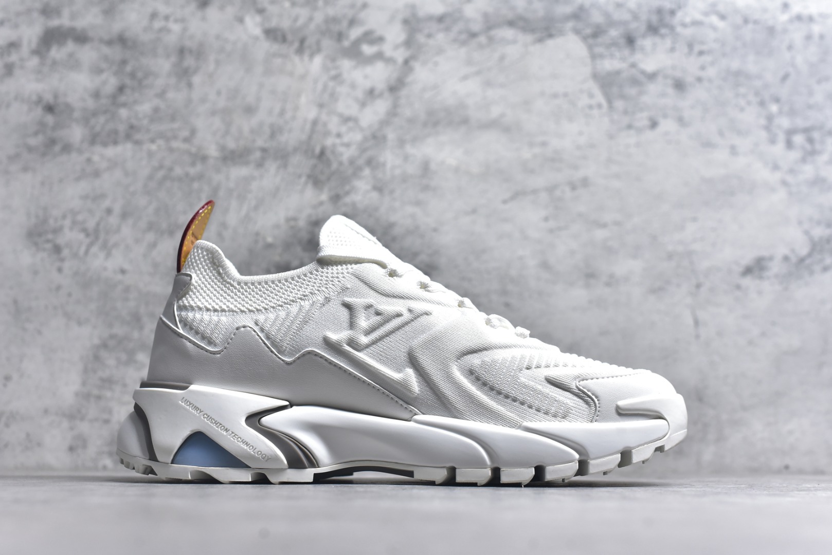 图片[3]-#Louis Vuitton LV Runner Tatic Sneaker 系列 厚底 休闲 运动鞋 跑鞋 原版购入开发 做货 本款 Runner Tatic 运动鞋融合飞织面料材质，演绎传统登山鞋的灵感启发。 字母抒写于一侧，标识，轻盈耐磨的橡胶外底完善整体配送精美包装 面料： 原版进口定制飞织面料 ■内里：原版定制透气网里 ■鞋底：原版开模防滑橡胶组合材质 ■底厚： 4CM 尺码：男款38-46-选品中心