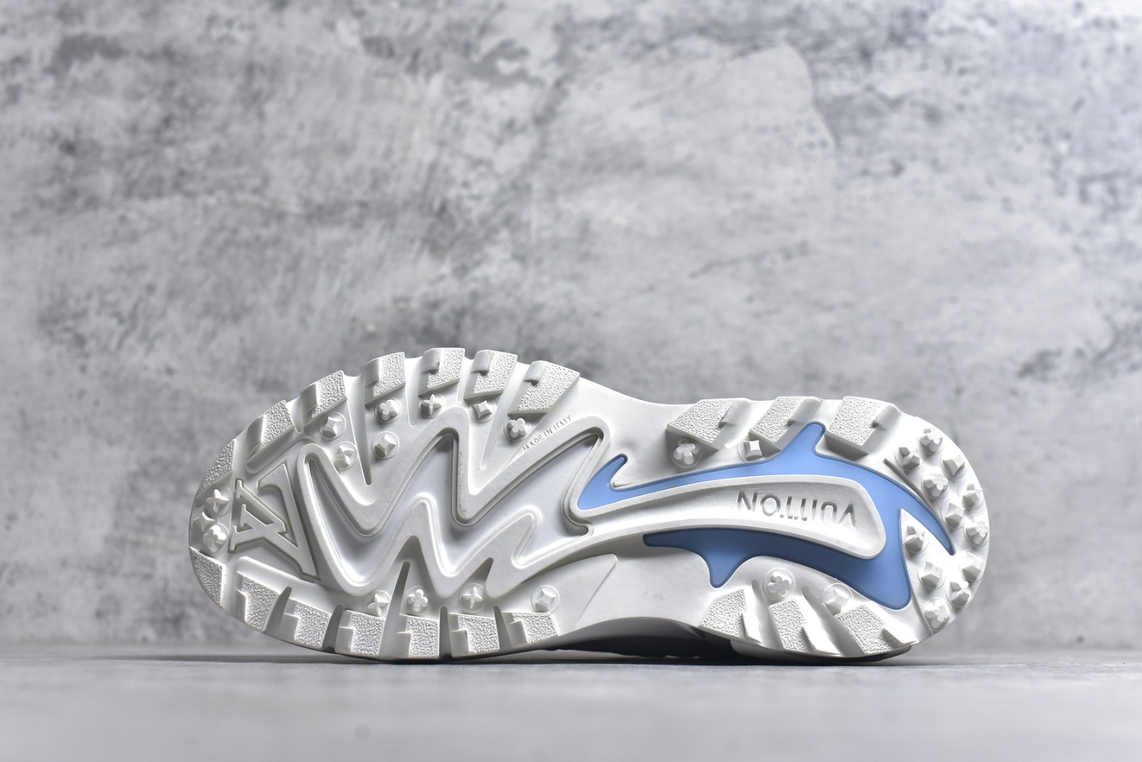 图片[6]-#Louis Vuitton LV Runner Tatic Sneaker 系列 厚底 休闲 运动鞋 跑鞋 原版购入开发 做货 本款 Runner Tatic 运动鞋融合飞织面料材质，演绎传统登山鞋的灵感启发。 字母抒写于一侧，标识，轻盈耐磨的橡胶外底完善整体配送精美包装 面料： 原版进口定制飞织面料 ■内里：原版定制透气网里 ■鞋底：原版开模防滑橡胶组合材质 ■底厚： 4CM 尺码：男款38-46-选品中心