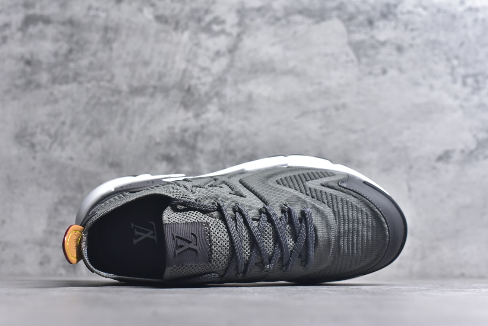 图片[4]-#Louis Vuitton LV Runner Tatic Sneaker 系列 厚底 休闲 运动鞋 跑鞋 原版购入开发 做货 本款 Runner Tatic 运动鞋融合飞织面料材质，演绎传统登山鞋的灵感启发。 字母抒写于一侧，标识，轻盈耐磨的橡胶外底完善整体配送精美包装 面料： 原版进口定制飞织面料 ■内里：原版定制透气网里 ■鞋底：原版开模防滑橡胶组合材质 ■底厚： 4CM 尺码：男款38-46-选品中心