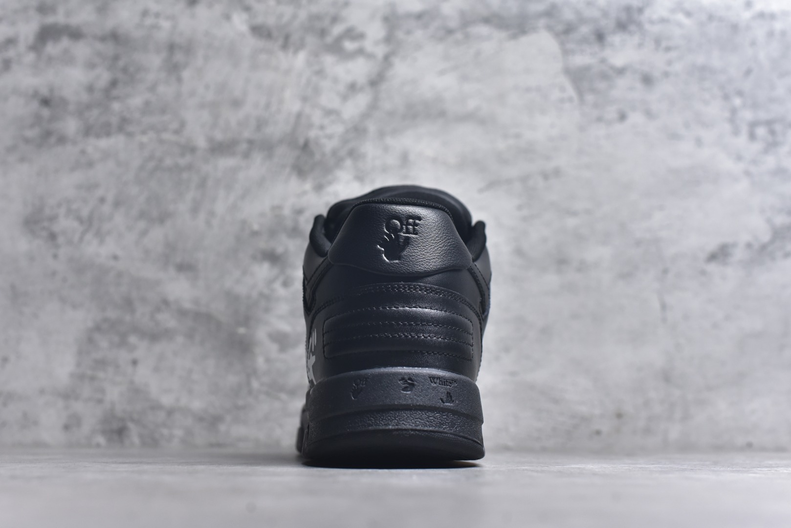 图片[5]-#Off-White™ co Virgil Abloh Out Of Office Low-top Leather OW联名 箭头OFF-White 重磅联名 SneakersOOO复古百搭休闲运动板鞋 原楦型开发纸版#采用粒面头层小牛皮饰片#超软PU鞋垫+拼接去臭网布材质#全新开发橡胶耐磨鞋底低帮Out of office运动鞋 尺码：40 41 42 43 44 45 46 47-选品中心