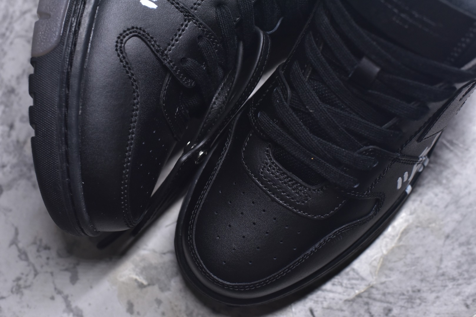 图片[8]-#Off-White™ co Virgil Abloh Out Of Office Low-top Leather OW联名 箭头OFF-White 重磅联名 SneakersOOO复古百搭休闲运动板鞋 原楦型开发纸版#采用粒面头层小牛皮饰片#超软PU鞋垫+拼接去臭网布材质#全新开发橡胶耐磨鞋底低帮Out of office运动鞋 尺码：40 41 42 43 44 45 46 47-选品中心