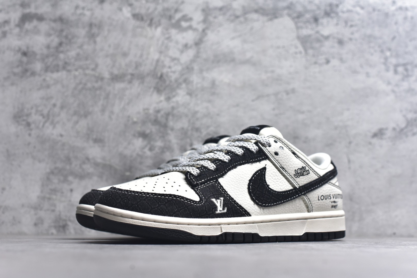 图片[2]-#Nike SB Dunk Low LV系列 牛仔布黑勾 周年高端定制 低帮休闲板鞋 FC1688-223 #定制鞋盒 大厂纯原品质出货 超高清洁度 皮料切割干净无任何毛边 细节完美 尺码：36 36.5 37.5 38 38.5 39 40 40.5 41 42 42.5 43 44 44.5 45 9.E5-选品中心