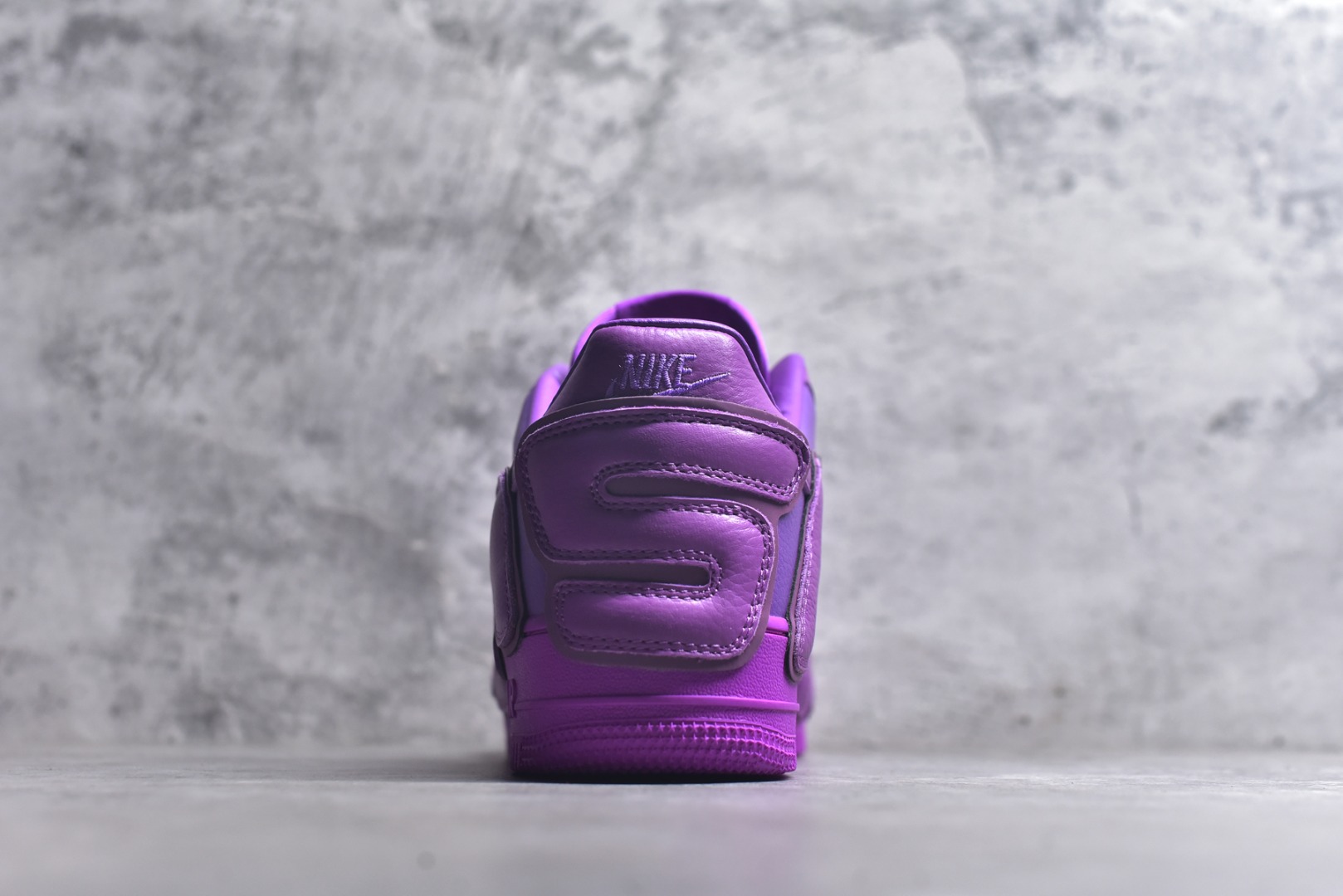 图片[5]-#CPFM x NK Air Force 1 Low 空军一号系列低帮 纯原生产线出品 市场唯一正确皮料卡色 区别其他版本 经典百搭休闲运动板鞋“联名放大补丁字母”近日，A$AP Bari 在其官方社交媒体上预告了 Cactus Plant Flea Market(CPFM) 和 Nike Air Force 1 Low 的全新配色。 #此次全新推出的紫色和苔藓绿配色，保留了原始黑白版标志性风格，均采用皮革鞋面、尼龙鞋舌、带有反光底衬的「AIR SUNSHINE」及同色 AF1 橡胶鞋底。 货号：FQ7069-500 尺码： 40 40.5 41 42 42.5 43 44 44.5 45 46 47.5 48-选品中心