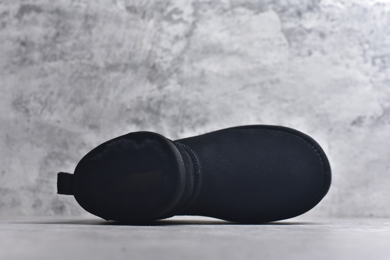 图片[4]-#X1 全网最齐 ugg 90个配色 市面顶级版本 UGG Mini厚底短筒5cm 小红书爆款 广州外贸大厂生产 鞋头到鞋垫真羊皮毛一体 独立外盒包装 芯片 带防水工艺 区别市面任何版本 5cm厚底 独立原版开发大底 羊绒鞋垫 冬季保暖外出 家居都是很适合的选择 进年uug推出款式系列 局部偏向年轻消费者喜好 也走到时尚潮流穿搭的前沿 鞋身材质 防泼水涂层翻毛皮鞋面 17毫米UGGPURE™植入式羊毛内底 轻便防滑舒适橡胶外底 带有品牌LOGO商标 带全套包装 尺码： 35 36 37 38 39 40-选品中心