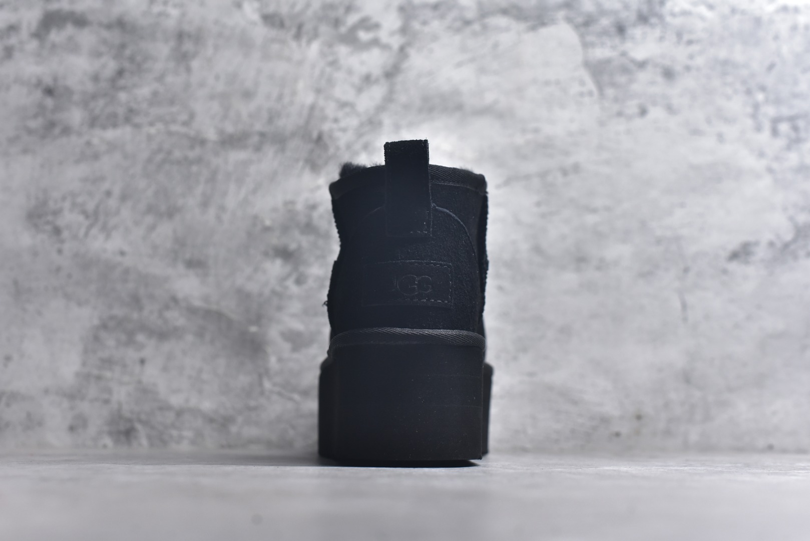 图片[5]-#X1 全网最齐 ugg 90个配色 市面顶级版本 UGG Mini厚底短筒5cm 小红书爆款 广州外贸大厂生产 鞋头到鞋垫真羊皮毛一体 独立外盒包装 芯片 带防水工艺 区别市面任何版本 5cm厚底 独立原版开发大底 羊绒鞋垫 冬季保暖外出 家居都是很适合的选择 进年uug推出款式系列 局部偏向年轻消费者喜好 也走到时尚潮流穿搭的前沿 鞋身材质 防泼水涂层翻毛皮鞋面 17毫米UGGPURE™植入式羊毛内底 轻便防滑舒适橡胶外底 带有品牌LOGO商标 带全套包装 尺码： 35 36 37 38 39 40-选品中心