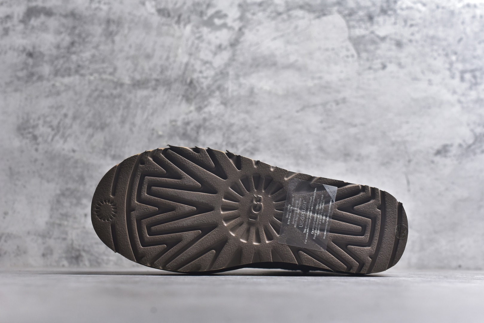 图片[6]-#X1 全网最齐 ugg 90个配色 市面顶级版本 UGG Mini厚底短筒5cm 小红书爆款 广州外贸大厂生产 鞋头到鞋垫真羊皮毛一体 独立外盒包装 芯片 带防水工艺 区别市面任何版本 5cm厚底 独立原版开发大底 羊绒鞋垫 冬季保暖外出 家居都是很适合的选择 进年uug推出款式系列 局部偏向年轻消费者喜好 也走到时尚潮流穿搭的前沿 鞋身材质 防泼水涂层翻毛皮鞋面 17毫米UGGPURE™植入式羊毛内底 轻便防滑舒适橡胶外底 带有品牌LOGO商标 带全套包装 尺码： 35 36 37 38 39 40-选品中心