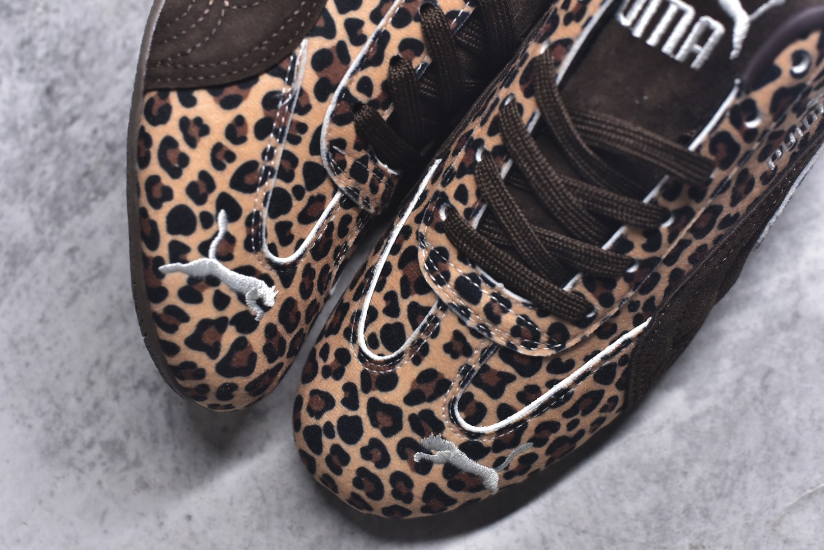 图片[8]-#Puma Speedcat OG Sparco 彪马罗马阿莫尔系列 复古运动休闲赛车跑鞋 全球知名运动品牌PUMA赛车系列 以趣味十足又前卫复古的设计引领潮流 将赛道精神融入街头时尚 开启前卫竞速之旅 主打前卫复古风 Roma鞋款的鞋侧以复古的流线造型 经典Logo 巧妙吸睛 而Speedcat鞋款以亮眼三色条纹元素缀以舒适鞋面 赋予了独特的个性美学 演绎赛车的无尽能量 货号：406690-01 尺码： 35-45-选品中心