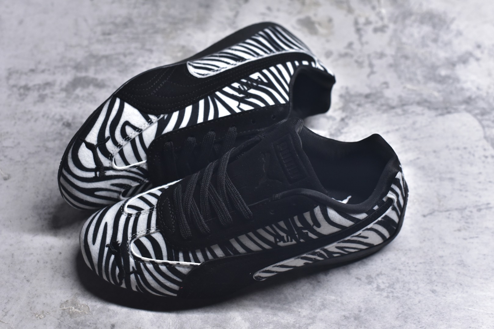 图片[7]-#Puma Speedcat OG Sparco 彪马罗马阿莫尔系列 复古运动休闲赛车跑鞋 全球知名运动品牌PUMA赛车系列 以趣味十足又前卫复古的设计引领潮流 将赛道精神融入街头时尚 开启前卫竞速之旅 主打前卫复古风 Roma鞋款的鞋侧以复古的流线造型 经典Logo 巧妙吸睛 而Speedcat鞋款以亮眼三色条纹元素缀以舒适鞋面 赋予了独特的个性美学 演绎赛车的无尽能量 货号：40335601 尺码： 35-45-选品中心