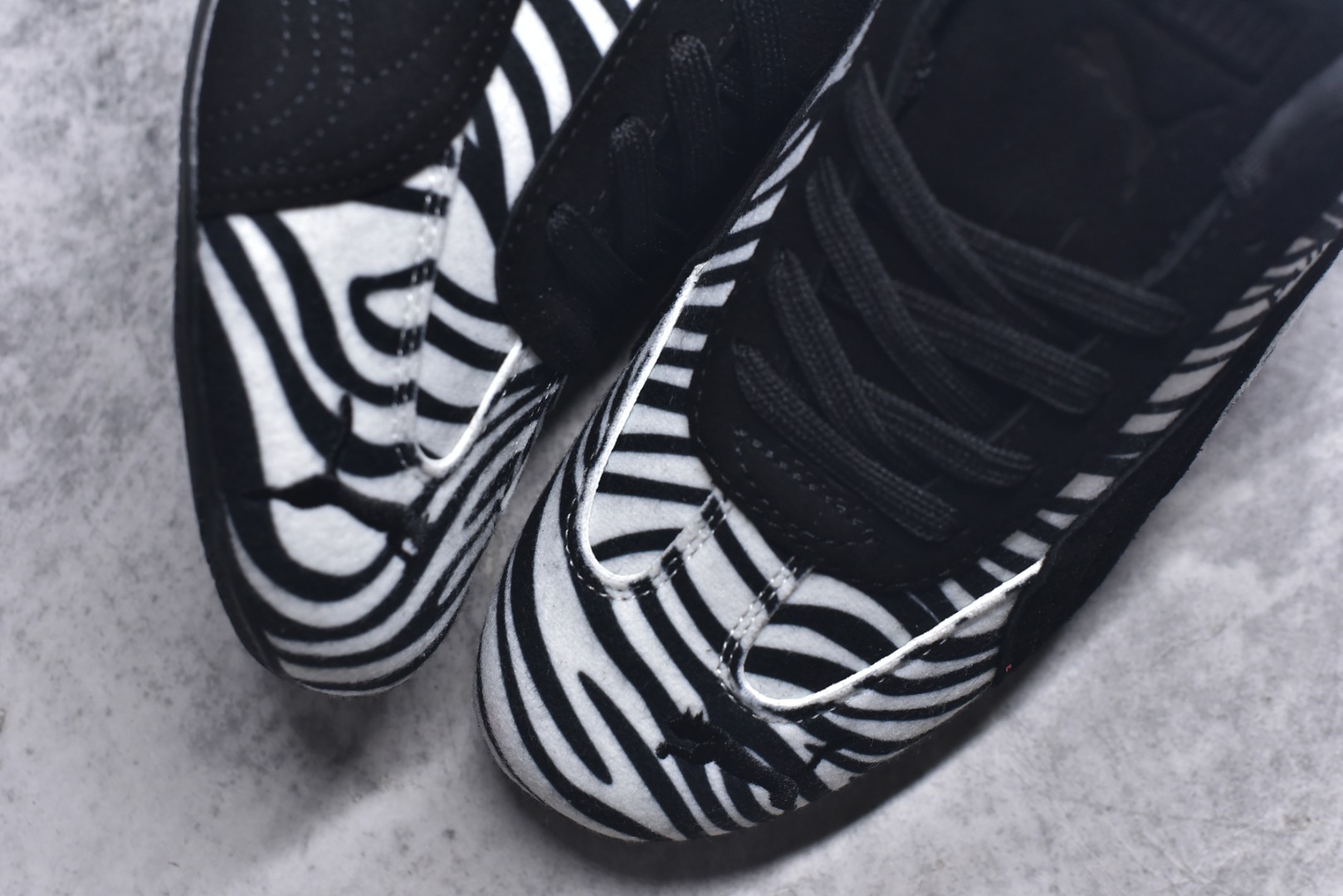 图片[8]-#Puma Speedcat OG Sparco 彪马罗马阿莫尔系列 复古运动休闲赛车跑鞋 全球知名运动品牌PUMA赛车系列 以趣味十足又前卫复古的设计引领潮流 将赛道精神融入街头时尚 开启前卫竞速之旅 主打前卫复古风 Roma鞋款的鞋侧以复古的流线造型 经典Logo 巧妙吸睛 而Speedcat鞋款以亮眼三色条纹元素缀以舒适鞋面 赋予了独特的个性美学 演绎赛车的无尽能量 货号：40335601 尺码： 35-45-选品中心