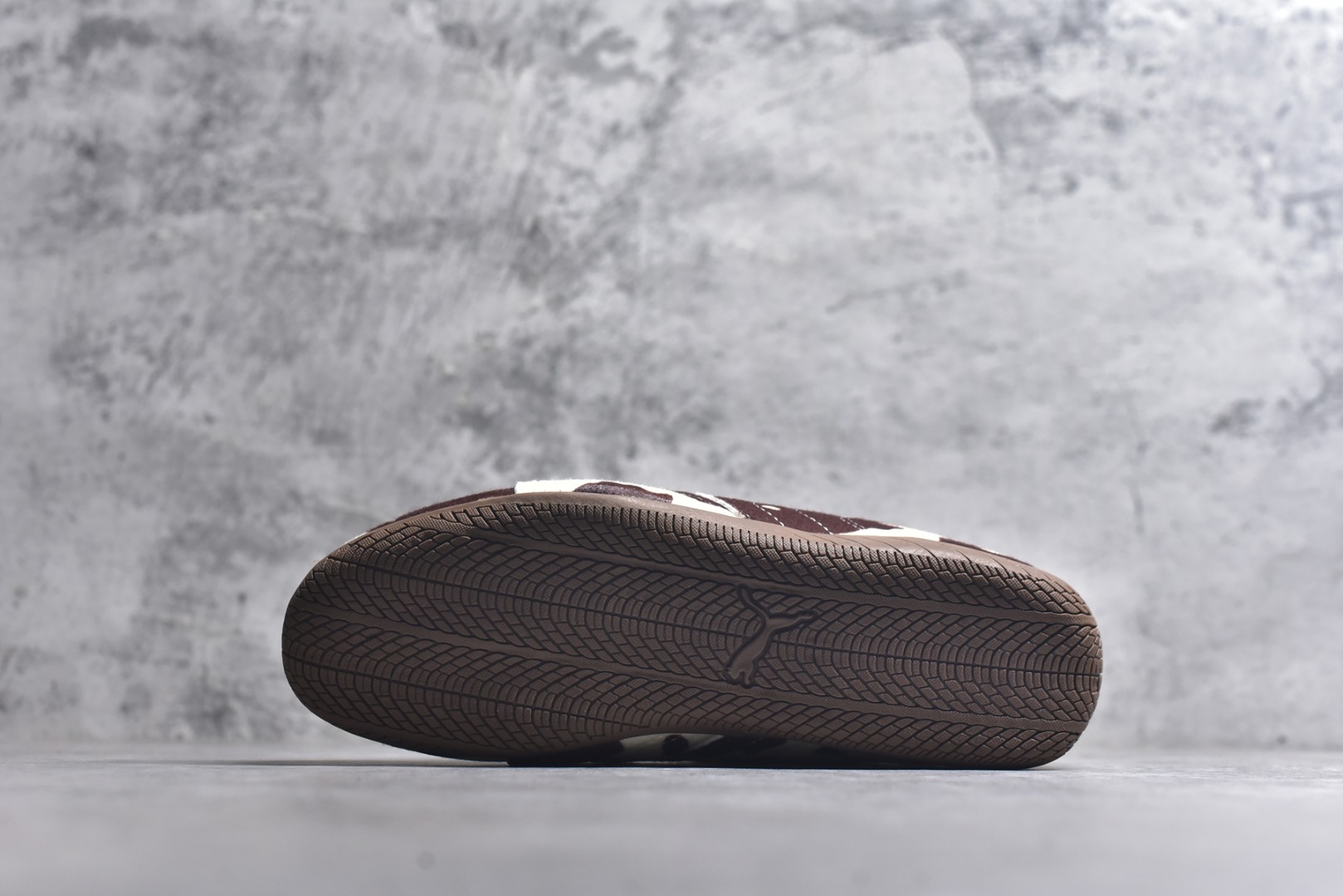 图片[6]-#Puma Speedcat OG Sparco 彪马罗马阿莫尔系列 复古运动休闲赛车跑鞋 全球知名运动品牌PUMA赛车系列 以趣味十足又前卫复古的设计引领潮流 将赛道精神融入街头时尚 开启前卫竞速之旅 主打前卫复古风 Roma鞋款的鞋侧以复古的流线造型 经典Logo 巧妙吸睛 而Speedcat鞋款以亮眼三色条纹元素缀以舒适鞋面 赋予了独特的个性美学 演绎赛车的无尽能量 货号：406141-01 尺码： 35-45-选品中心