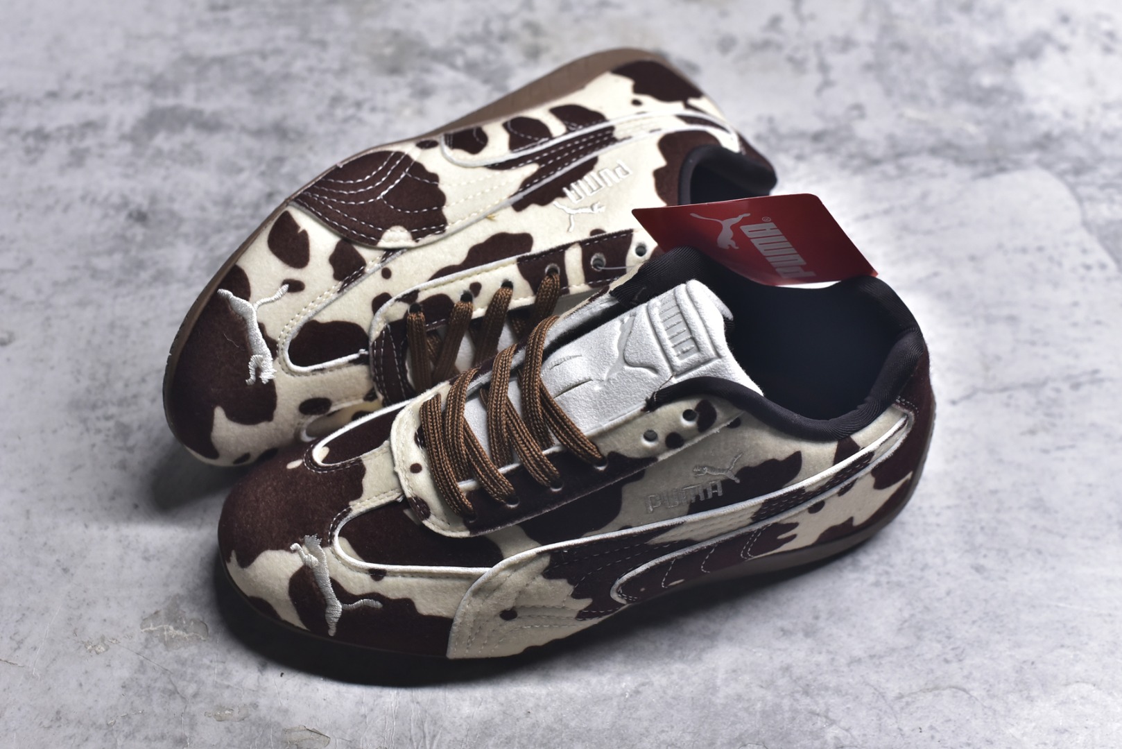 图片[7]-#Puma Speedcat OG Sparco 彪马罗马阿莫尔系列 复古运动休闲赛车跑鞋 全球知名运动品牌PUMA赛车系列 以趣味十足又前卫复古的设计引领潮流 将赛道精神融入街头时尚 开启前卫竞速之旅 主打前卫复古风 Roma鞋款的鞋侧以复古的流线造型 经典Logo 巧妙吸睛 而Speedcat鞋款以亮眼三色条纹元素缀以舒适鞋面 赋予了独特的个性美学 演绎赛车的无尽能量 货号：406141-01 尺码： 35-45-选品中心