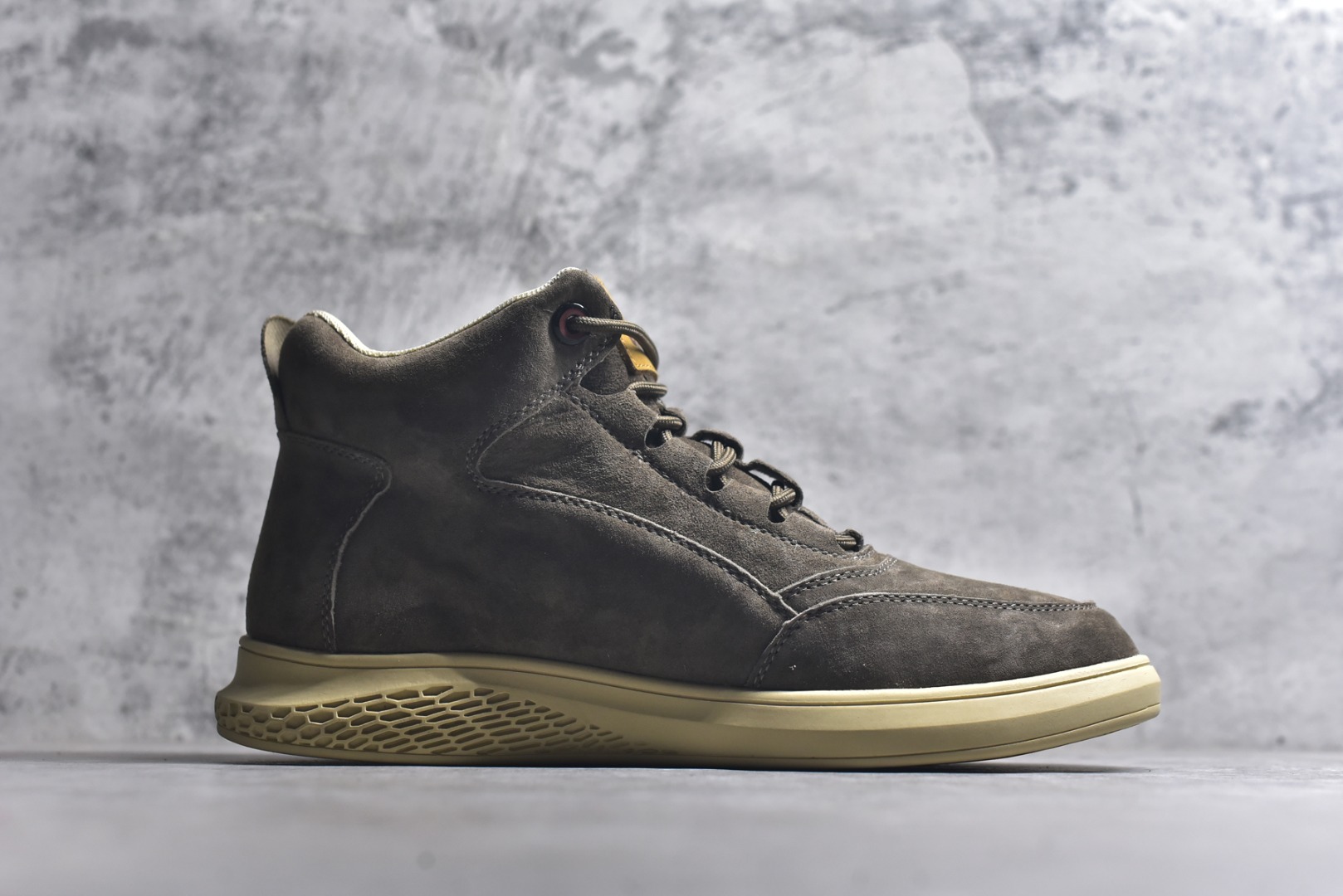 图片[3]-#CAT卡特 户外中帮休闲马丁靴系列 广东大厂品质 全新工艺升级 侧拉链 全鞋真牛皮材料 大底到五金都是代工厂原材料制作 同原版固特异永不开胶工艺 好货不杀猪 首单质量严格把控 全网独家首发 品质毋庸置疑 全套官网统一包装 今年冬季防寒户外专用 日常随意搭配 货号： P7279221216 尺码： 39 40 41 42 43 44（偏大一码）-选品中心