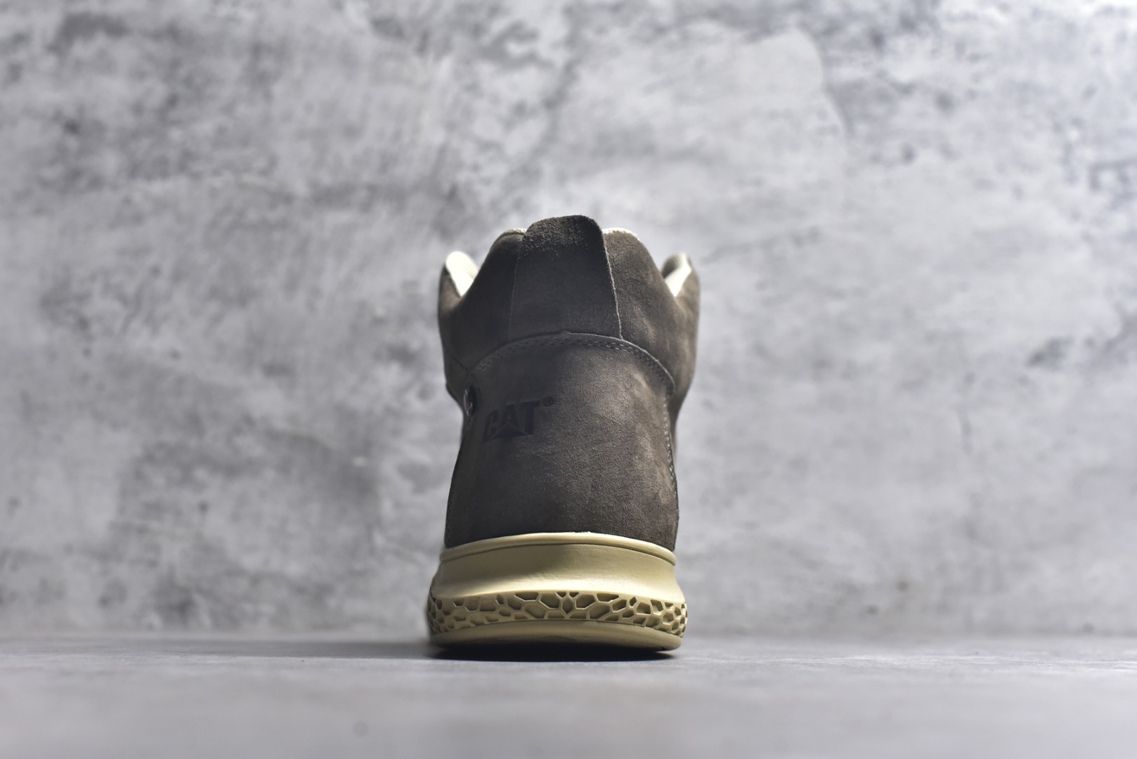 图片[5]-#CAT卡特 户外中帮休闲马丁靴系列 广东大厂品质 全新工艺升级 侧拉链 全鞋真牛皮材料 大底到五金都是代工厂原材料制作 同原版固特异永不开胶工艺 好货不杀猪 首单质量严格把控 全网独家首发 品质毋庸置疑 全套官网统一包装 今年冬季防寒户外专用 日常随意搭配 货号： P7279221216 尺码： 39 40 41 42 43 44（偏大一码）-选品中心