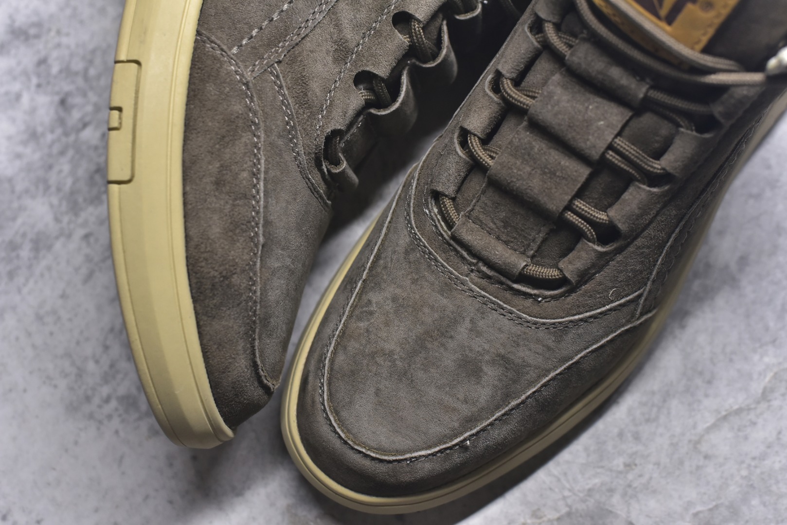 图片[8]-#CAT卡特 户外中帮休闲马丁靴系列 广东大厂品质 全新工艺升级 侧拉链 全鞋真牛皮材料 大底到五金都是代工厂原材料制作 同原版固特异永不开胶工艺 好货不杀猪 首单质量严格把控 全网独家首发 品质毋庸置疑 全套官网统一包装 今年冬季防寒户外专用 日常随意搭配 货号： P7279221216 尺码： 39 40 41 42 43 44（偏大一码）-选品中心