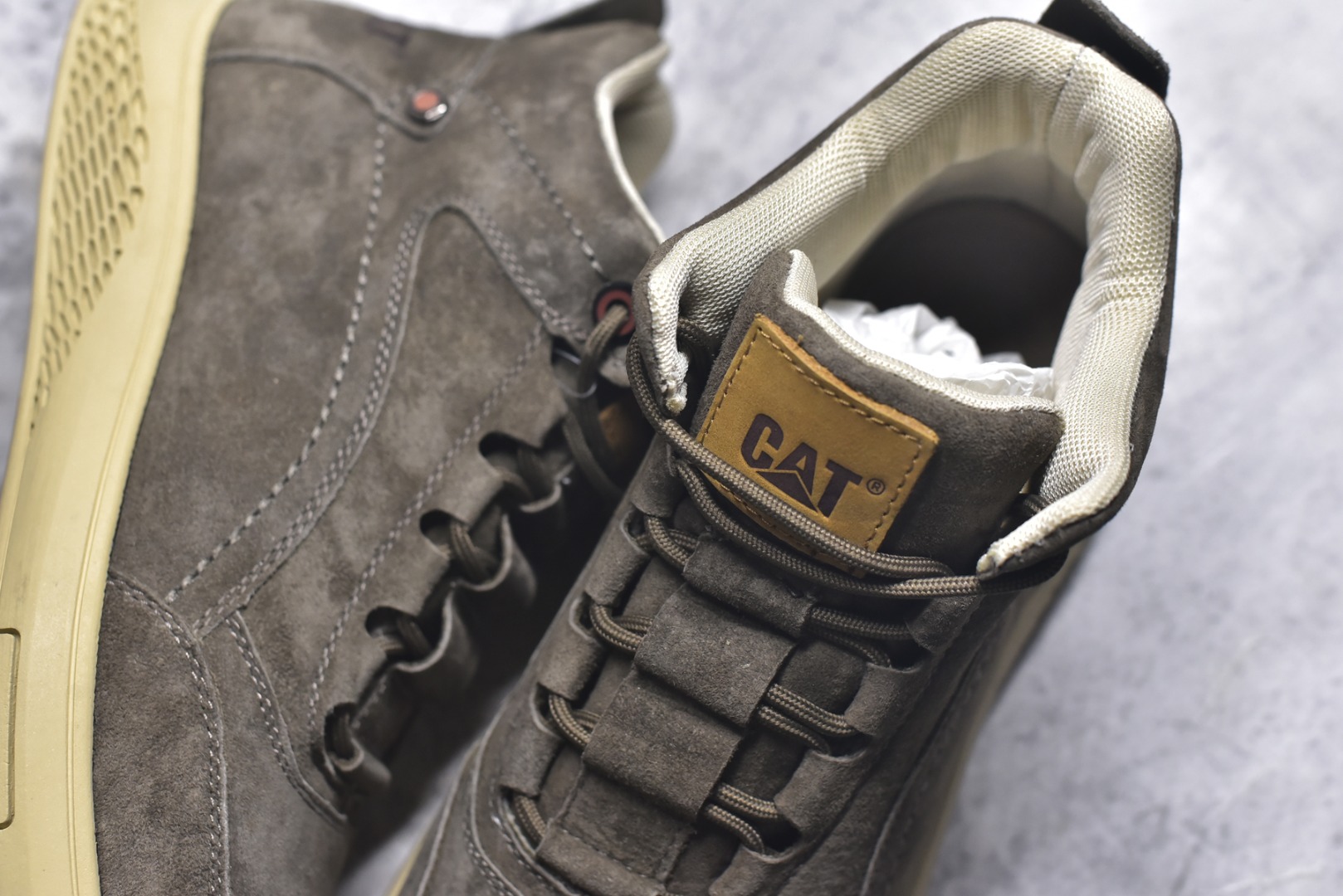 图片[9]-#CAT卡特 户外中帮休闲马丁靴系列 广东大厂品质 全新工艺升级 侧拉链 全鞋真牛皮材料 大底到五金都是代工厂原材料制作 同原版固特异永不开胶工艺 好货不杀猪 首单质量严格把控 全网独家首发 品质毋庸置疑 全套官网统一包装 今年冬季防寒户外专用 日常随意搭配 货号： P7279221216 尺码： 39 40 41 42 43 44（偏大一码）-选品中心