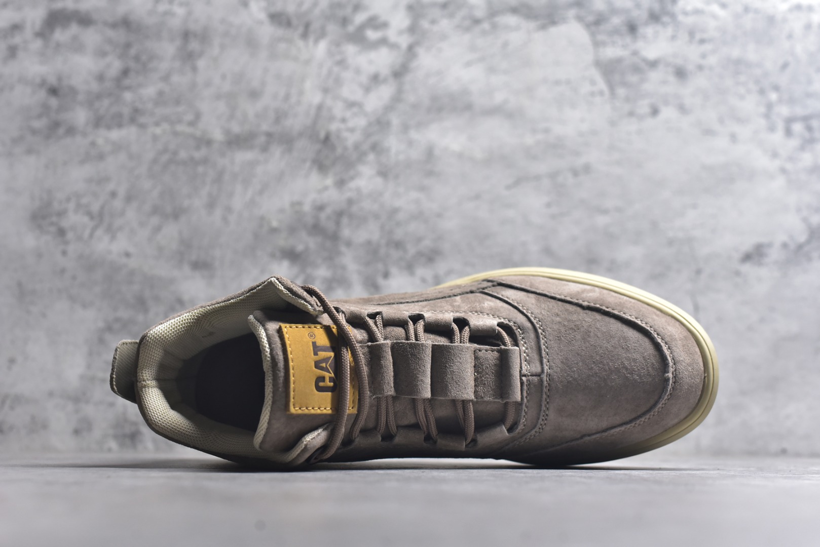 图片[4]-#CAT卡特 户外中帮休闲马丁靴系列 广东大厂品质 全新工艺升级 侧拉链 全鞋真牛皮材料 大底到五金都是代工厂原材料制作 同原版固特异永不开胶工艺 好货不杀猪 首单质量严格把控 全网独家首发 品质毋庸置疑 全套官网统一包装 今年冬季防寒户外专用 日常随意搭配 货号： P7279221216 尺码： 39 40 41 42 43 44（偏大一码）-选品中心