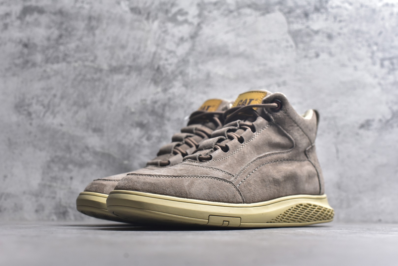 图片[2]-#CAT卡特 户外中帮休闲马丁靴系列 广东大厂品质 全新工艺升级 侧拉链 全鞋真牛皮材料 大底到五金都是代工厂原材料制作 同原版固特异永不开胶工艺 好货不杀猪 首单质量严格把控 全网独家首发 品质毋庸置疑 全套官网统一包装 今年冬季防寒户外专用 日常随意搭配 货号： P7279221216 尺码： 39 40 41 42 43 44（偏大一码）-选品中心