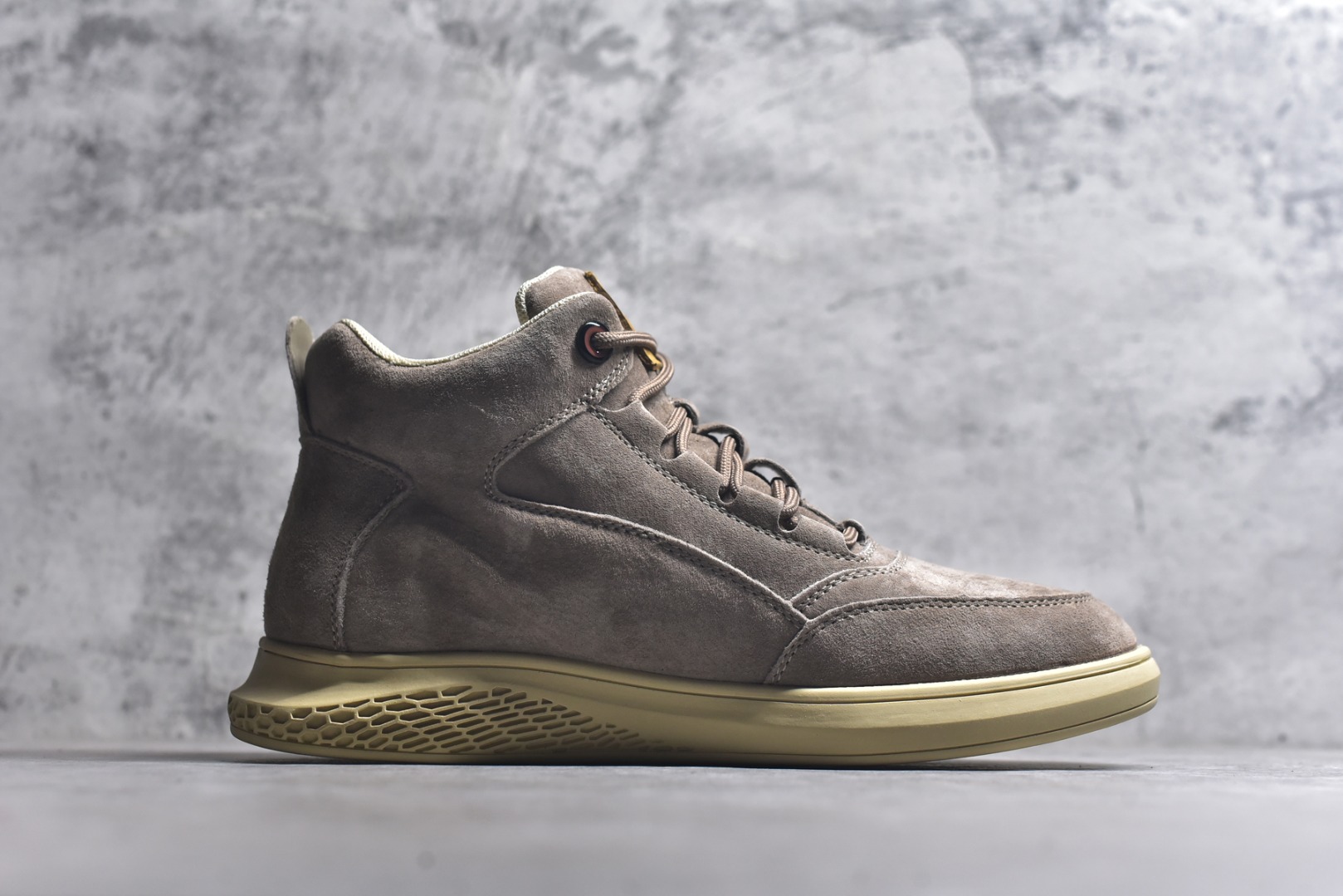 图片[3]-#CAT卡特 户外中帮休闲马丁靴系列 广东大厂品质 全新工艺升级 侧拉链 全鞋真牛皮材料 大底到五金都是代工厂原材料制作 同原版固特异永不开胶工艺 好货不杀猪 首单质量严格把控 全网独家首发 品质毋庸置疑 全套官网统一包装 今年冬季防寒户外专用 日常随意搭配 货号： P7279221216 尺码： 39 40 41 42 43 44（偏大一码）-选品中心