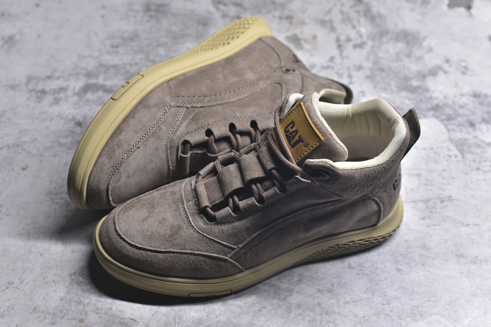 图片[7]-#CAT卡特 户外中帮休闲马丁靴系列 广东大厂品质 全新工艺升级 侧拉链 全鞋真牛皮材料 大底到五金都是代工厂原材料制作 同原版固特异永不开胶工艺 好货不杀猪 首单质量严格把控 全网独家首发 品质毋庸置疑 全套官网统一包装 今年冬季防寒户外专用 日常随意搭配 货号： P7279221216 尺码： 39 40 41 42 43 44（偏大一码）-选品中心