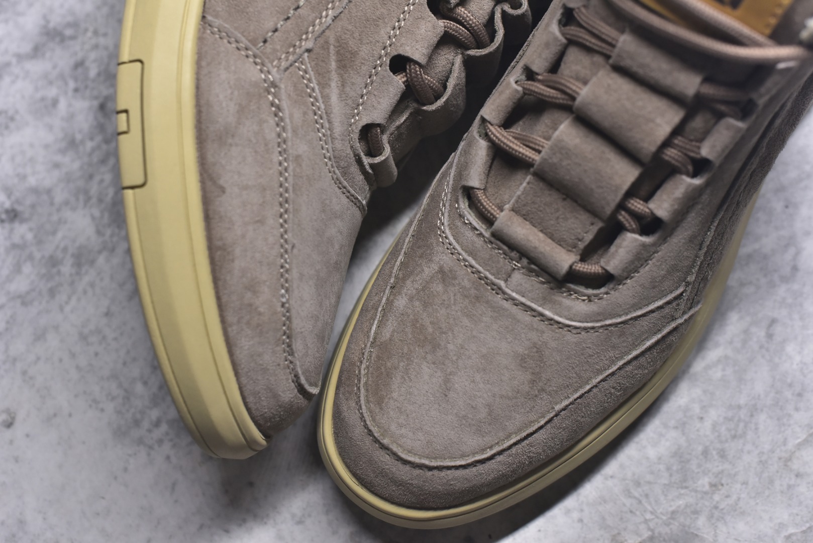 图片[8]-#CAT卡特 户外中帮休闲马丁靴系列 广东大厂品质 全新工艺升级 侧拉链 全鞋真牛皮材料 大底到五金都是代工厂原材料制作 同原版固特异永不开胶工艺 好货不杀猪 首单质量严格把控 全网独家首发 品质毋庸置疑 全套官网统一包装 今年冬季防寒户外专用 日常随意搭配 货号： P7279221216 尺码： 39 40 41 42 43 44（偏大一码）-选品中心