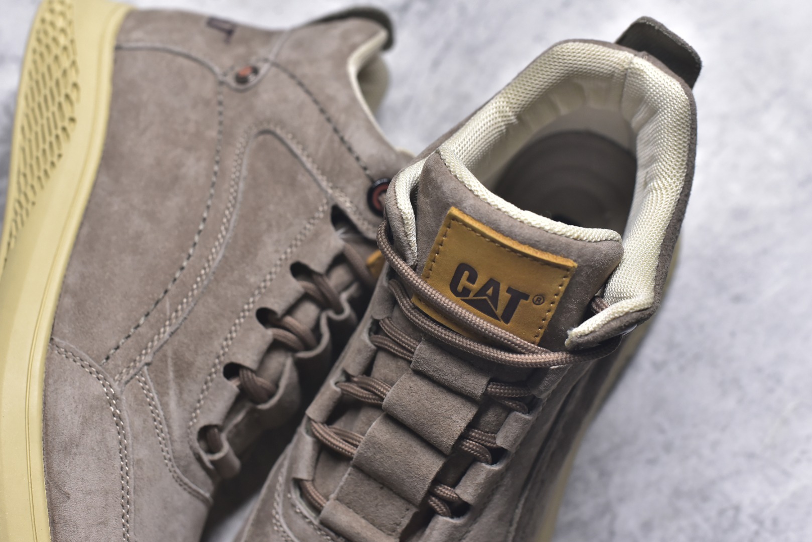 图片[9]-#CAT卡特 户外中帮休闲马丁靴系列 广东大厂品质 全新工艺升级 侧拉链 全鞋真牛皮材料 大底到五金都是代工厂原材料制作 同原版固特异永不开胶工艺 好货不杀猪 首单质量严格把控 全网独家首发 品质毋庸置疑 全套官网统一包装 今年冬季防寒户外专用 日常随意搭配 货号： P7279221216 尺码： 39 40 41 42 43 44（偏大一码）-选品中心