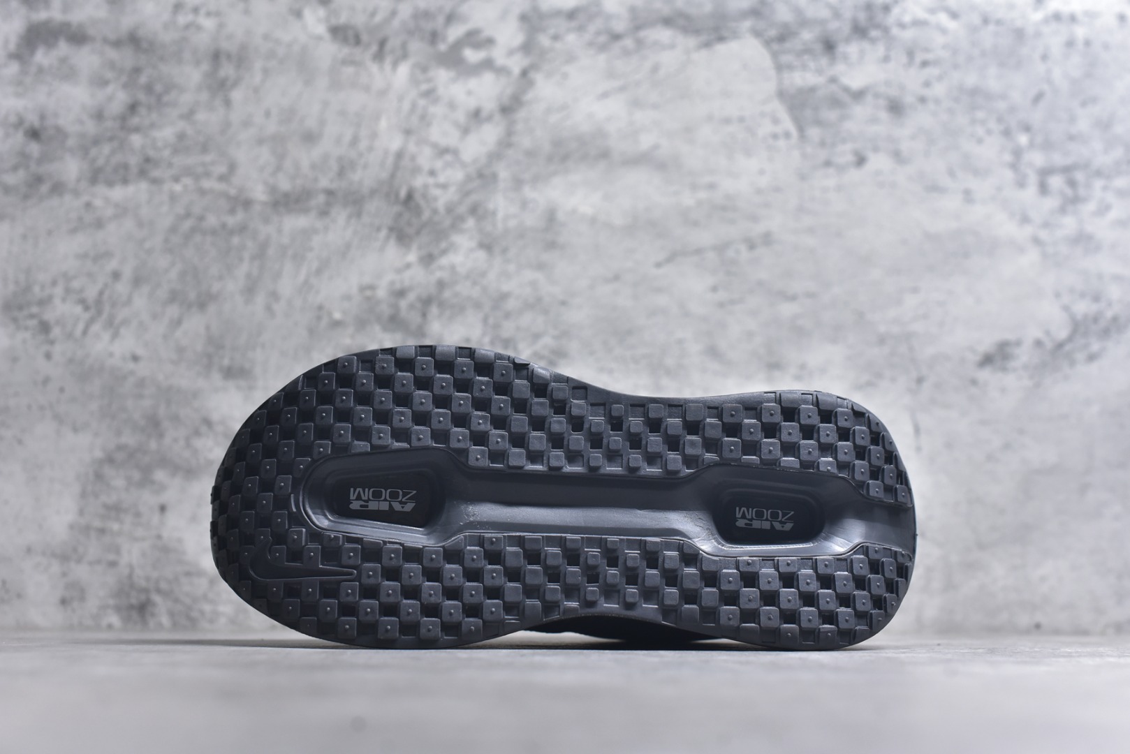 图片[6]-#Nike Vomero premium Air气垫40周年 舒适百搭防滑耐磨 支撑缓震低帮 休闲跑步鞋 时尚外观和运动美学 结合泡棉缓震配置 复古设计风格 泡棉中底 轻盈缓震 缓震鞋垫 货号： FN8453 0342722 尺码：36 36.5 37.5 38 38.5 39 40 40.5 41 42 42.5 43 44 44.5 45-选品中心