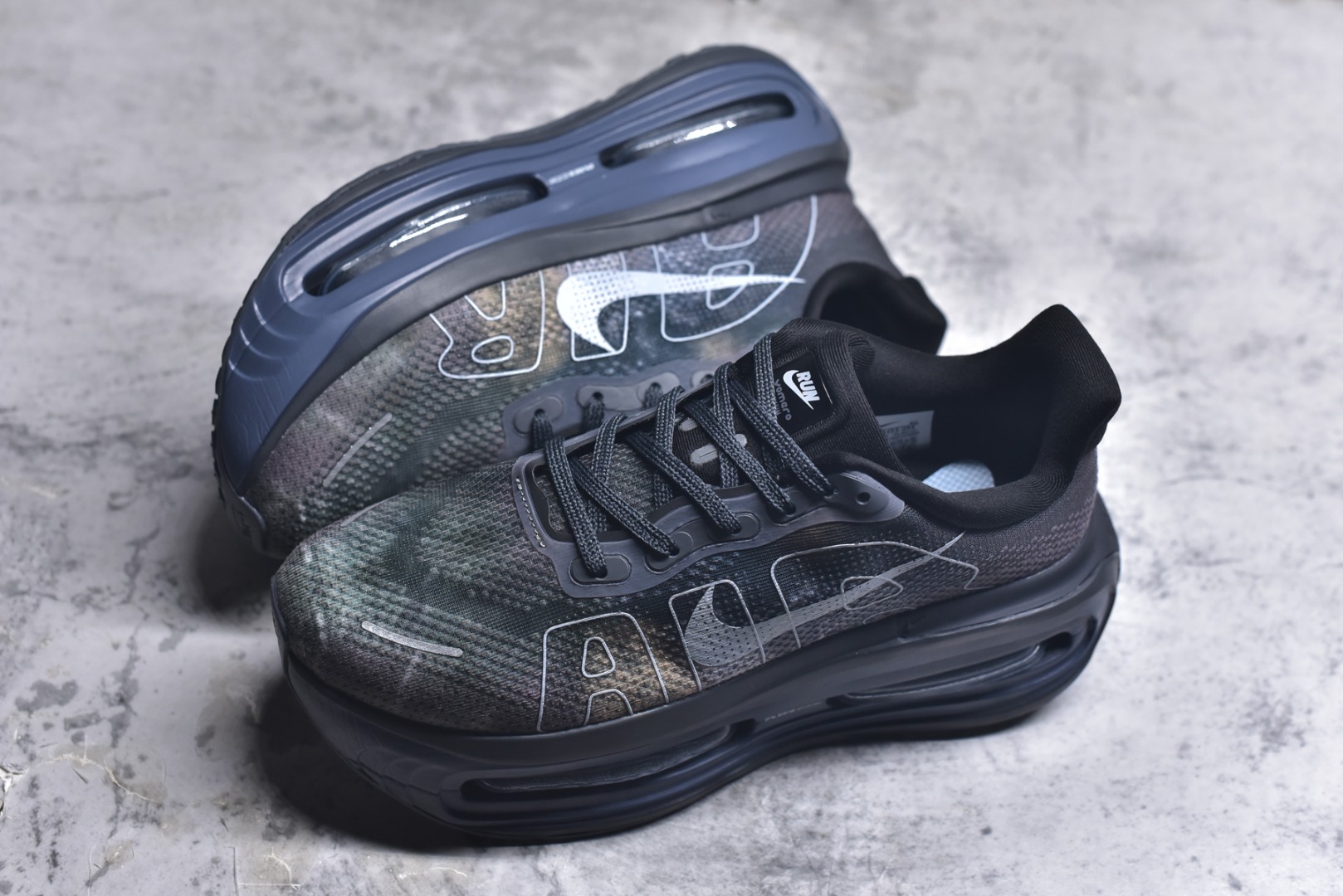 图片[7]-#Nike Vomero premium Air气垫40周年 舒适百搭防滑耐磨 支撑缓震低帮 休闲跑步鞋 时尚外观和运动美学 结合泡棉缓震配置 复古设计风格 泡棉中底 轻盈缓震 缓震鞋垫 货号： FN8453 0342722 尺码：36 36.5 37.5 38 38.5 39 40 40.5 41 42 42.5 43 44 44.5 45-选品中心