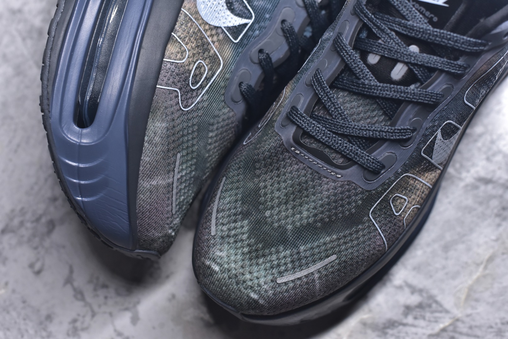 图片[8]-#Nike Vomero premium Air气垫40周年 舒适百搭防滑耐磨 支撑缓震低帮 休闲跑步鞋 时尚外观和运动美学 结合泡棉缓震配置 复古设计风格 泡棉中底 轻盈缓震 缓震鞋垫 货号： FN8453 0342722 尺码：36 36.5 37.5 38 38.5 39 40 40.5 41 42 42.5 43 44 44.5 45-选品中心