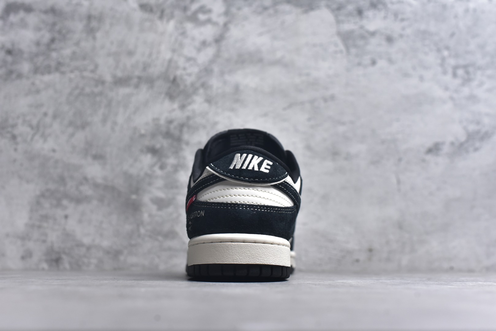 图片[5]-#Nike SB Dunk Low LV联名 双勾信花 周年高端定制 低帮休闲板鞋 CX5050-Y22 #定制鞋盒 大厂纯原品质出货 超高清洁度 皮料切割干净无任何毛边 细节完美 尺码：36 36.5 37.5 38 38.5 39 40 40.5 41 42 42.5 43 44 44.5 45 9.E5-选品中心