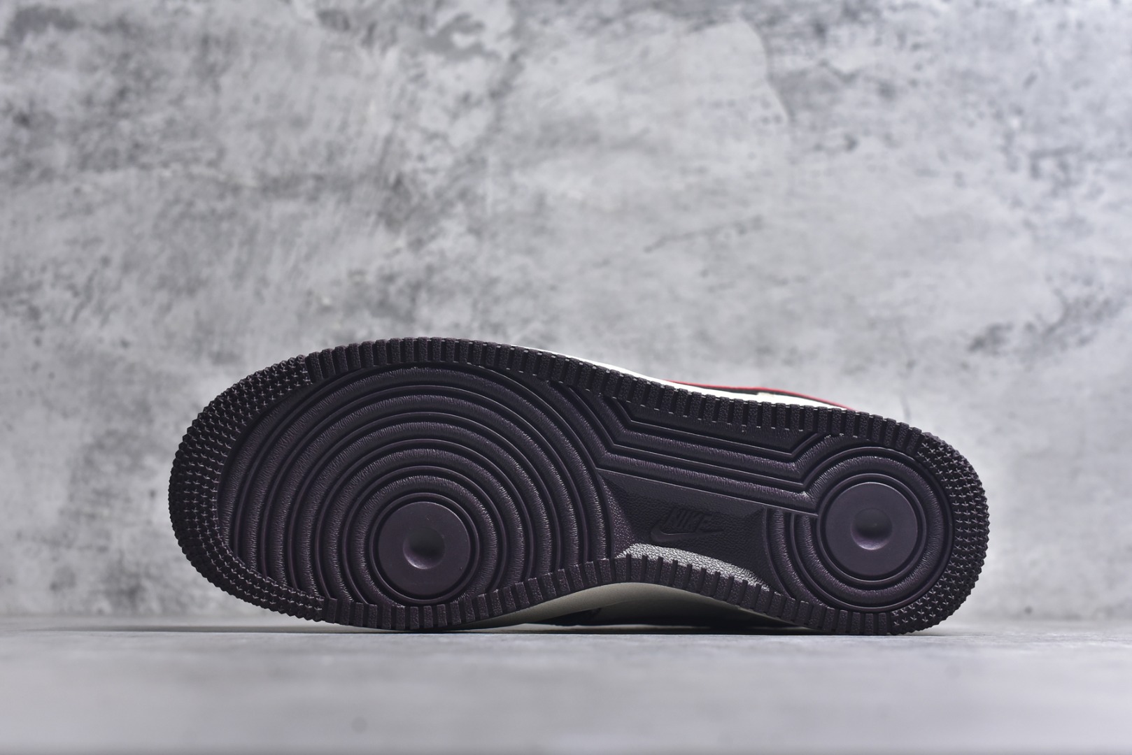 图片[6]-#海外爆款限量发售！公司级Nike Air Force 1 \’07 Low “Supreme联名——字母红勾”空军一号 高端定制 低帮 运动鞋 休闲鞋 折边针车 工艺难度大 原楦头原纸板 原装鞋盒 定制五金配件 内置全掌气垫 原厂鞋底 货号：KJ1688-019 尺码：36 36.5 37.5 38 38.5 39 40 40.5 41 42 42.5 43 44 44.5 45-选品中心