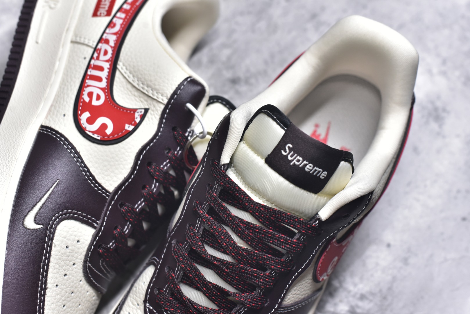 图片[9]-#海外爆款限量发售！公司级Nike Air Force 1 \’07 Low “Supreme联名——字母红勾”空军一号 高端定制 低帮 运动鞋 休闲鞋 折边针车 工艺难度大 原楦头原纸板 原装鞋盒 定制五金配件 内置全掌气垫 原厂鞋底 货号：KJ1688-019 尺码：36 36.5 37.5 38 38.5 39 40 40.5 41 42 42.5 43 44 44.5 45-选品中心