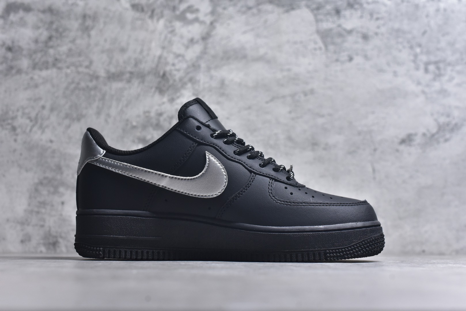 图片[3]-#Nike Air Force 1\’07 Low 黑银武士 空军一号低帮休闲板鞋 ZH0316-125 #定制皮料 定制鞋盒 原楦原纸板 纯正空军版型 内置全掌气垫 尺码：36 36.5 37.5 38 38.5 39 40 40.5 41 42 42.5 43 44 44.5 45 9.D4-选品中心