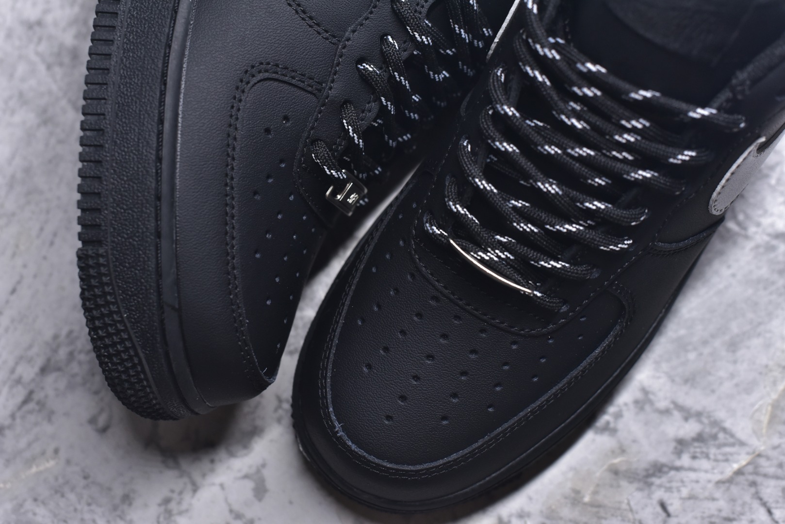 图片[8]-#Nike Air Force 1\’07 Low 黑银武士 空军一号低帮休闲板鞋 ZH0316-125 #定制皮料 定制鞋盒 原楦原纸板 纯正空军版型 内置全掌气垫 尺码：36 36.5 37.5 38 38.5 39 40 40.5 41 42 42.5 43 44 44.5 45 9.D4-选品中心