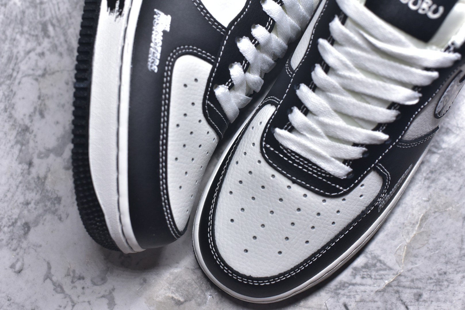 图片[8]-#海外限量发售！公司级NIke Air Force 1 \’07 Low “黑色涂鸦拉布布”空军一号 低帮 运动鞋 休闲鞋 折边针车 工艺难度大 原楦头原纸板 原装鞋盒 定制五金配件 内置全掌气垫 原厂鞋底 货号：KJ5188-001 尺码：36 36.5 37.5 38 38.5 39 40 40.5 41 42 42.5 43 44 44.5 45-选品中心